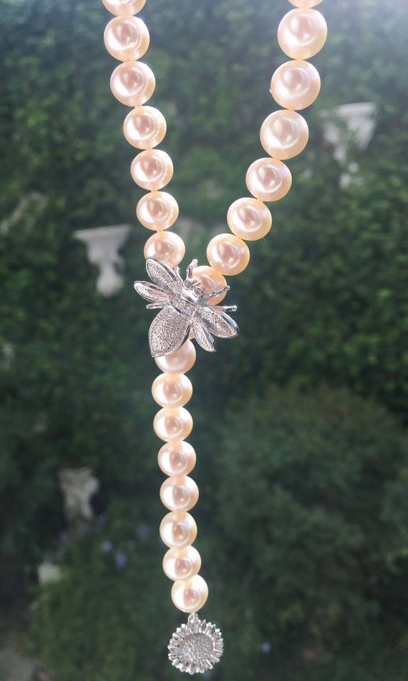 สร้อยคอไข่มุกแท้ สวย เงา top grade พร้อมตัวเกี่ยวผึ้งน้อย สวย น่ารักมากๆค่ะ