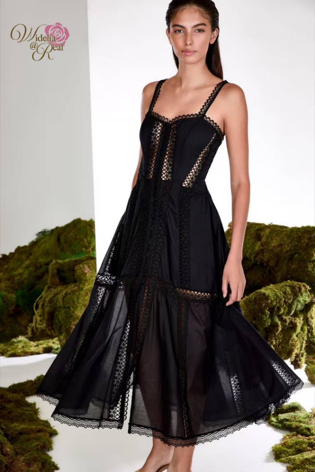 Dress สายเดี่ยวตัวยาว ท่อนบนปักฉลุทั้งตัวเพิ่มความเซ็กซี่