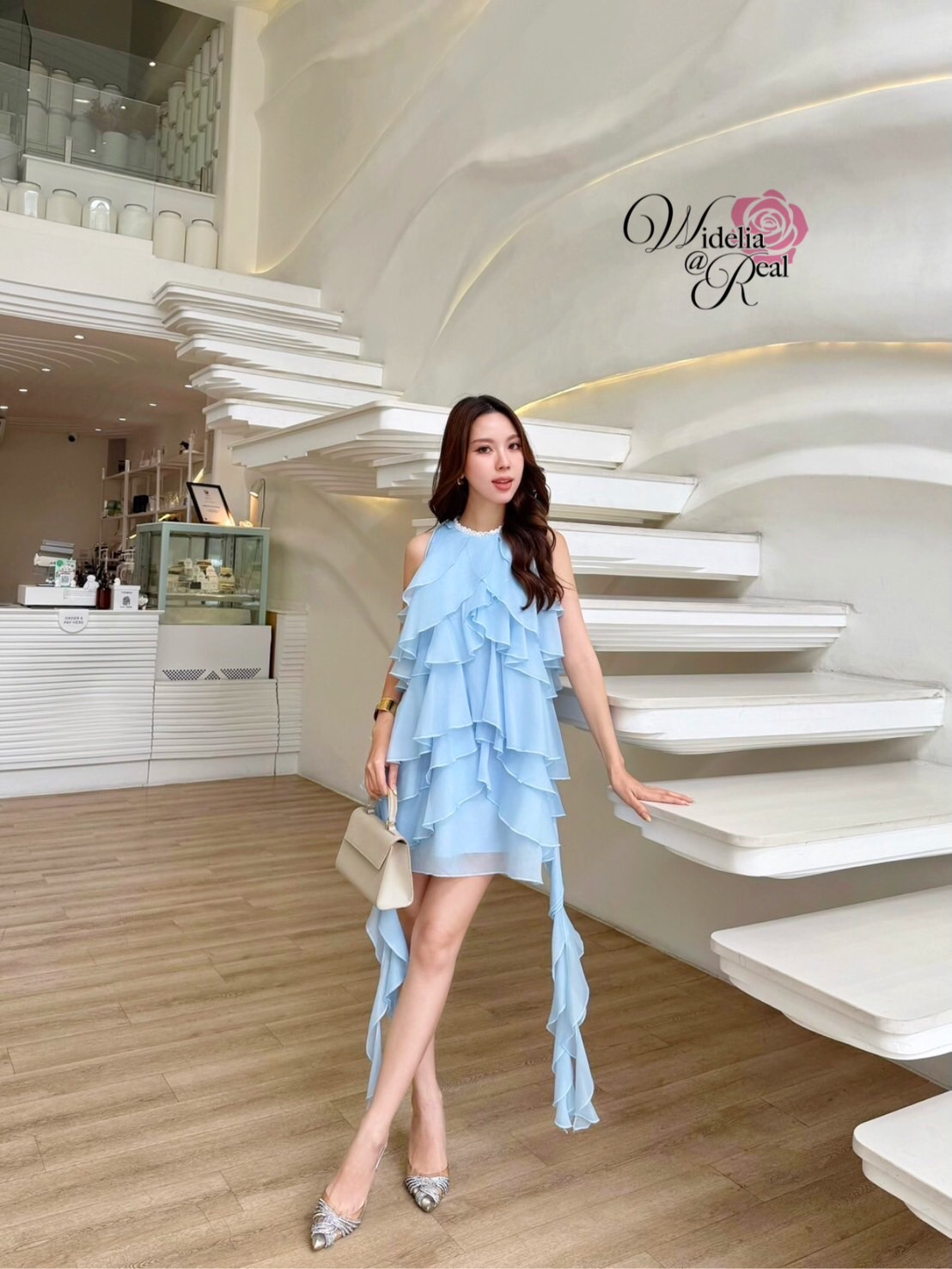 Korea Dress เดรสระบาย ทรงปล่อย แขนกุด ไหล่เย็บโบว์แต่งเพชร เนื้อผ้าซิลค์