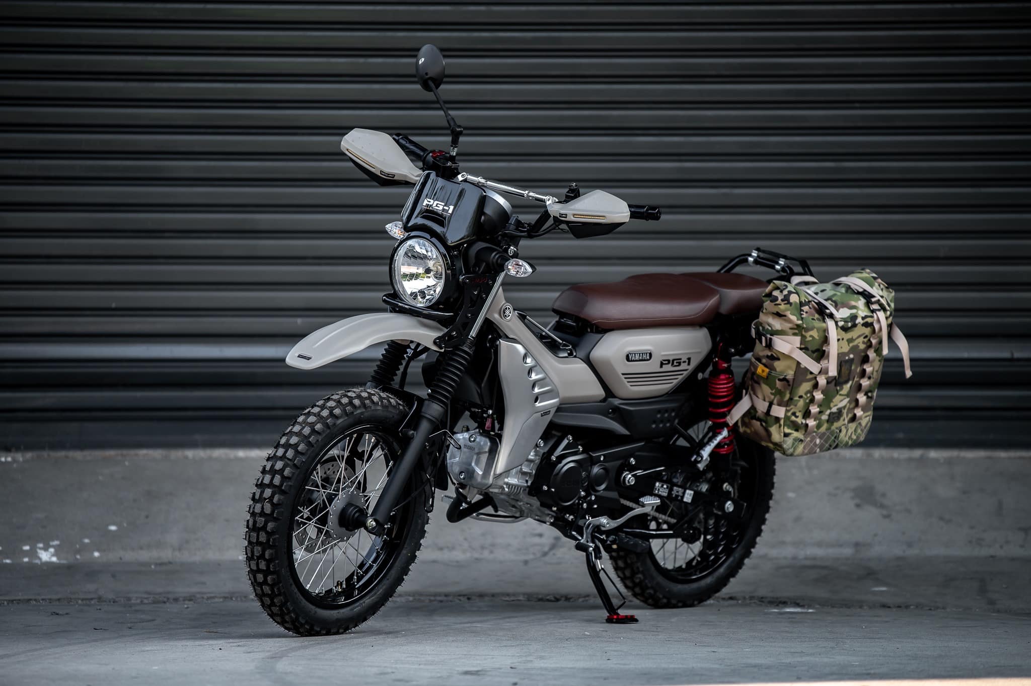 PG-1 1.) ครอบไฟหน้า Headlight cover. 1,590฿ 2.) ครอบไฟเบรค Rear brake light cover. 1,290฿ 3.) ชิวหน้า V1 Headbrand Windshield V1 1,590฿ 4.) กาบ อกบังหัวฉีด Side fairing cover. 1990฿ 5.) กันลาย V1 Mid frame protector. 1990฿ 6.) ชุดบังโคลนหน้าScrambler Full