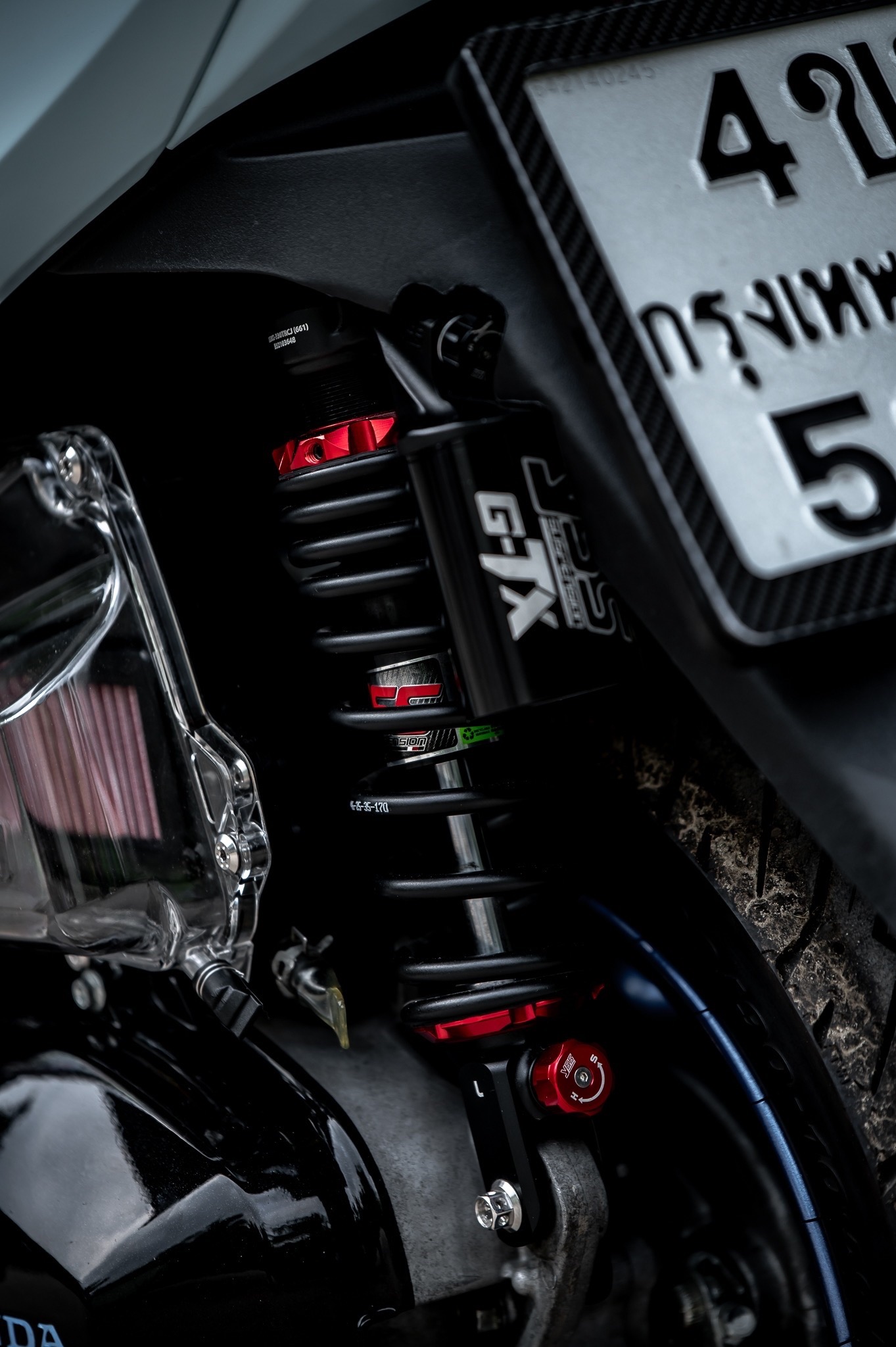 Lead125 1). ครอบท้ายปิดรูกันตก Tail fairing cover 2). ครอบปิดข้างแฟริ่ง Flank fairing cover 3) ปิดข้างบังโคลนหน้า Front fender cowl