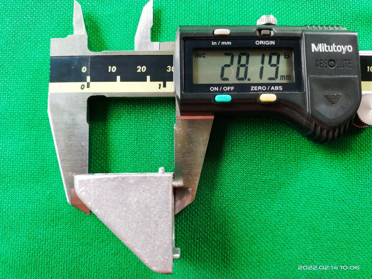 ฉากอลูมิเนียม ใช้กับอลูมิเนียมโปรไฟล์ หรือDiyใช้งานแบบอื่น ขนาดตามภาพ สวย หนาแข็งแรง บางตัวไม่มีเขี้ยวด้านล่าง