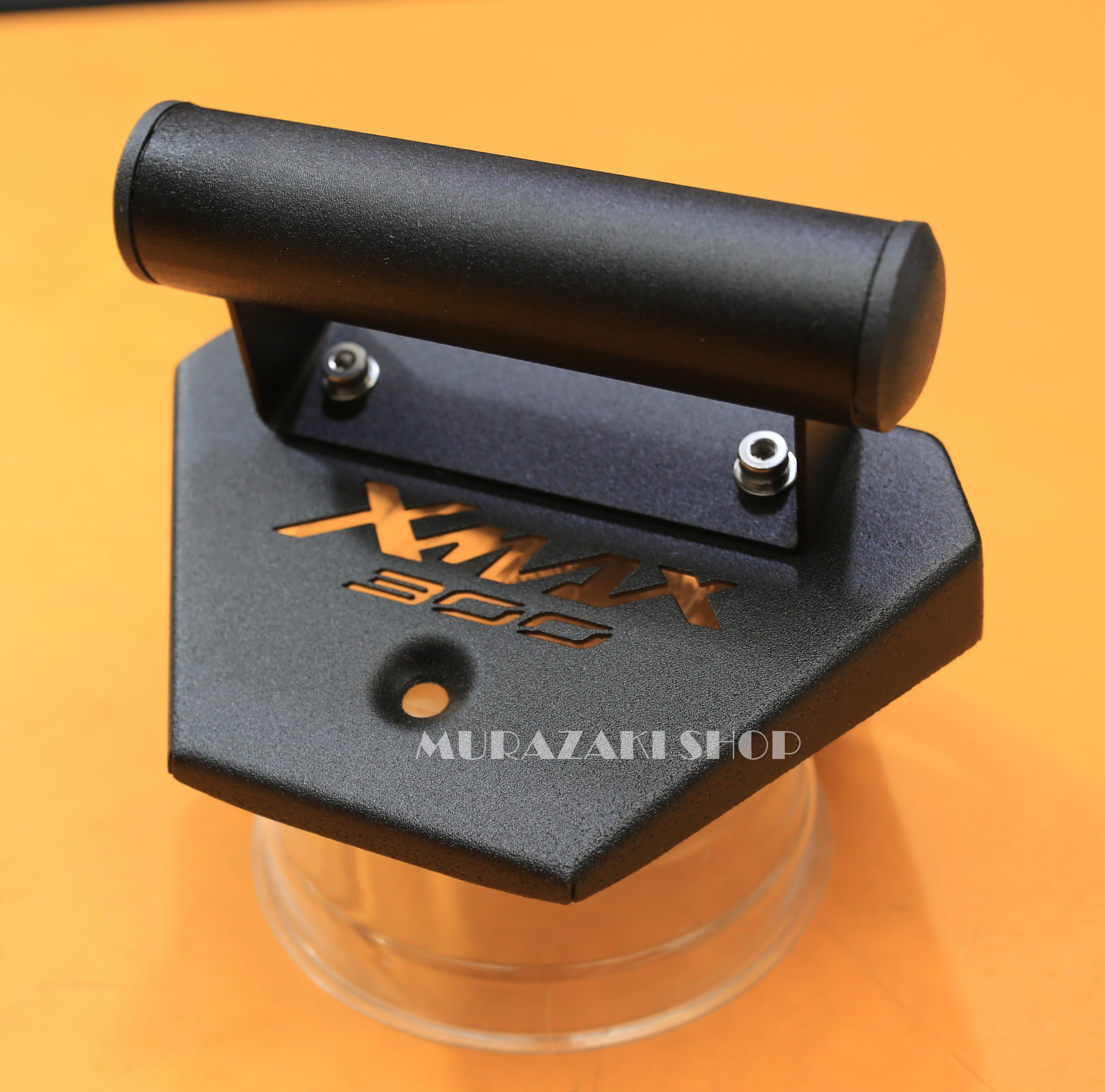 ตัวยึดมือถือจับบาร์ Xmax300 ติดยึดแฮนด์กลาง พร้อมน๊อตยึดในอุปกรณืติดตั้งได้เลยไม่ต้องดัดแปลง ราคา 850.-บาท