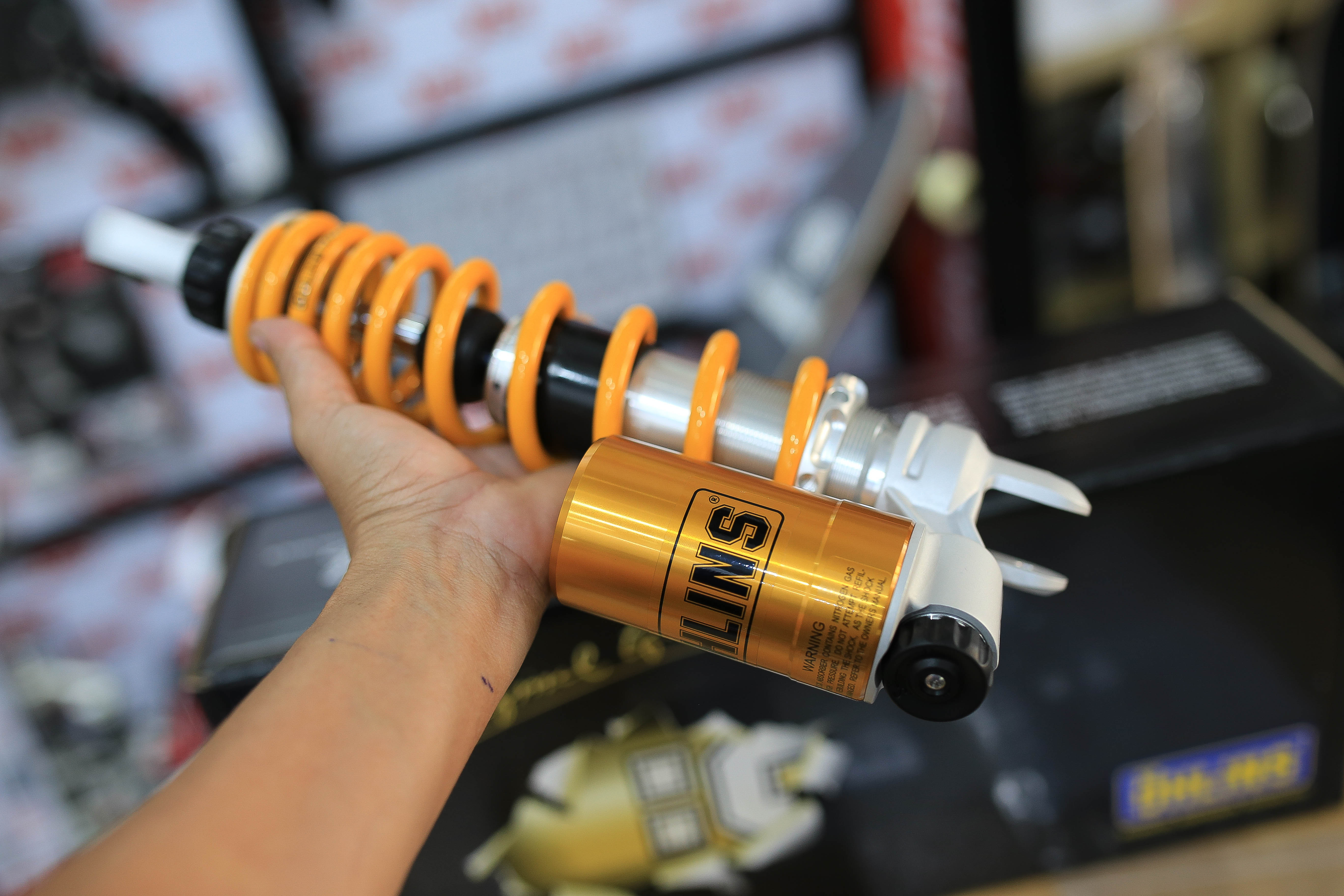 โช๊คหลังOHLINS HO328 (328.5 mm Honda Lead125) Honda Giorno125,Lead125 ราคา13500