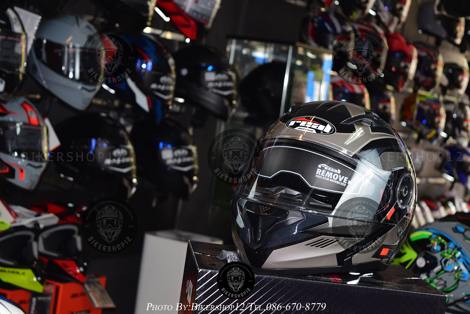 หมวกกันน็อคReal รุ่น Storm Eagle สี black-grey
