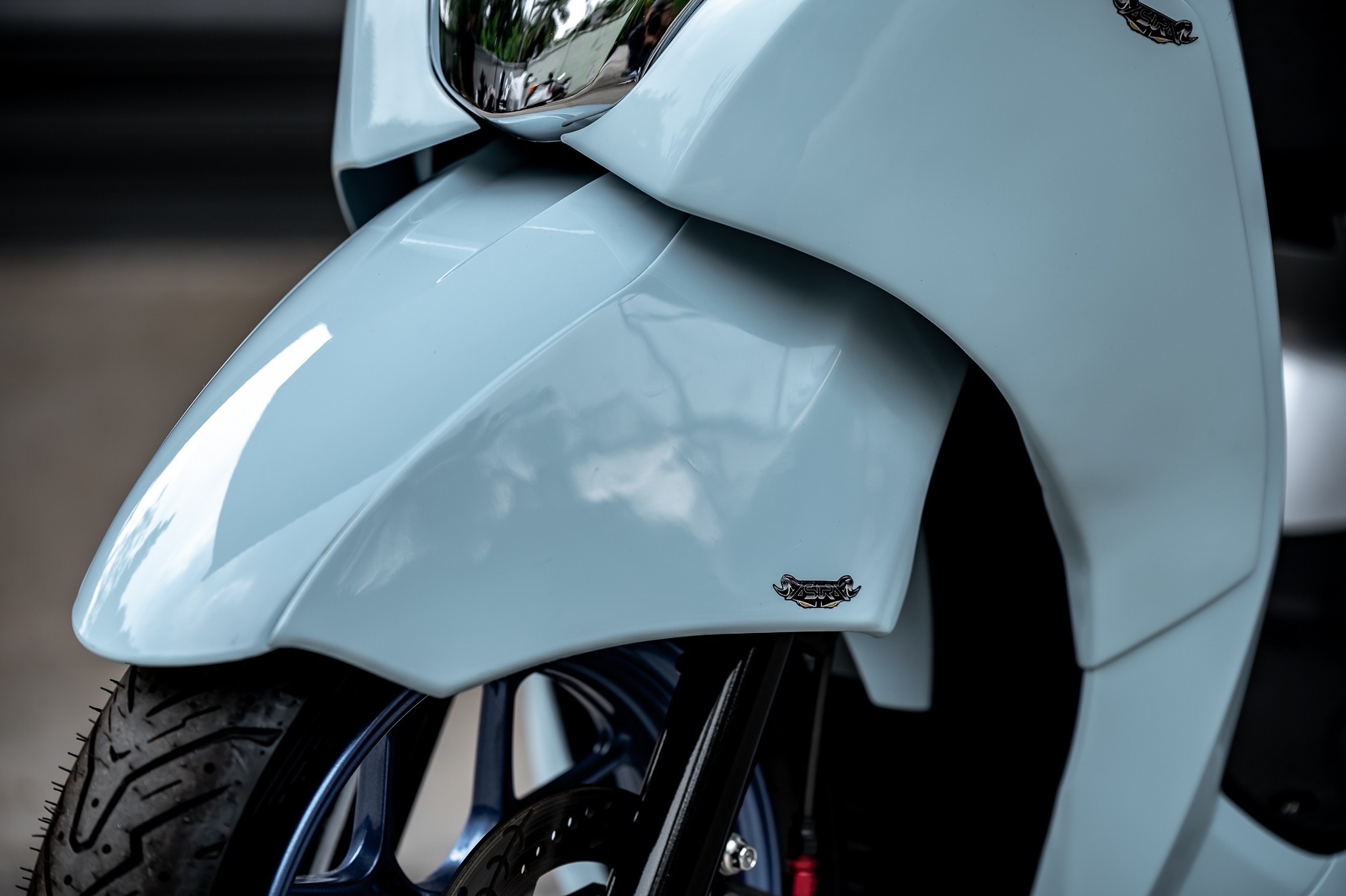 ปิดข้างบังโคลนหน้า Front fender cowl 1550฿( สีพื้นพร้อมพ่น ) 1850฿ ( สีขาว , สีดำ