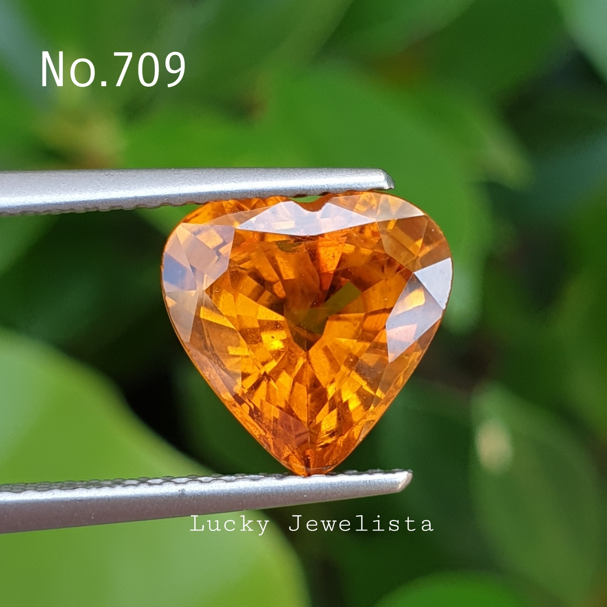 พลอยบุษราคัมบางกะจะ Yellow sapphire สีแม่โขง 4.6 กะรัต ทรงหัวใจ