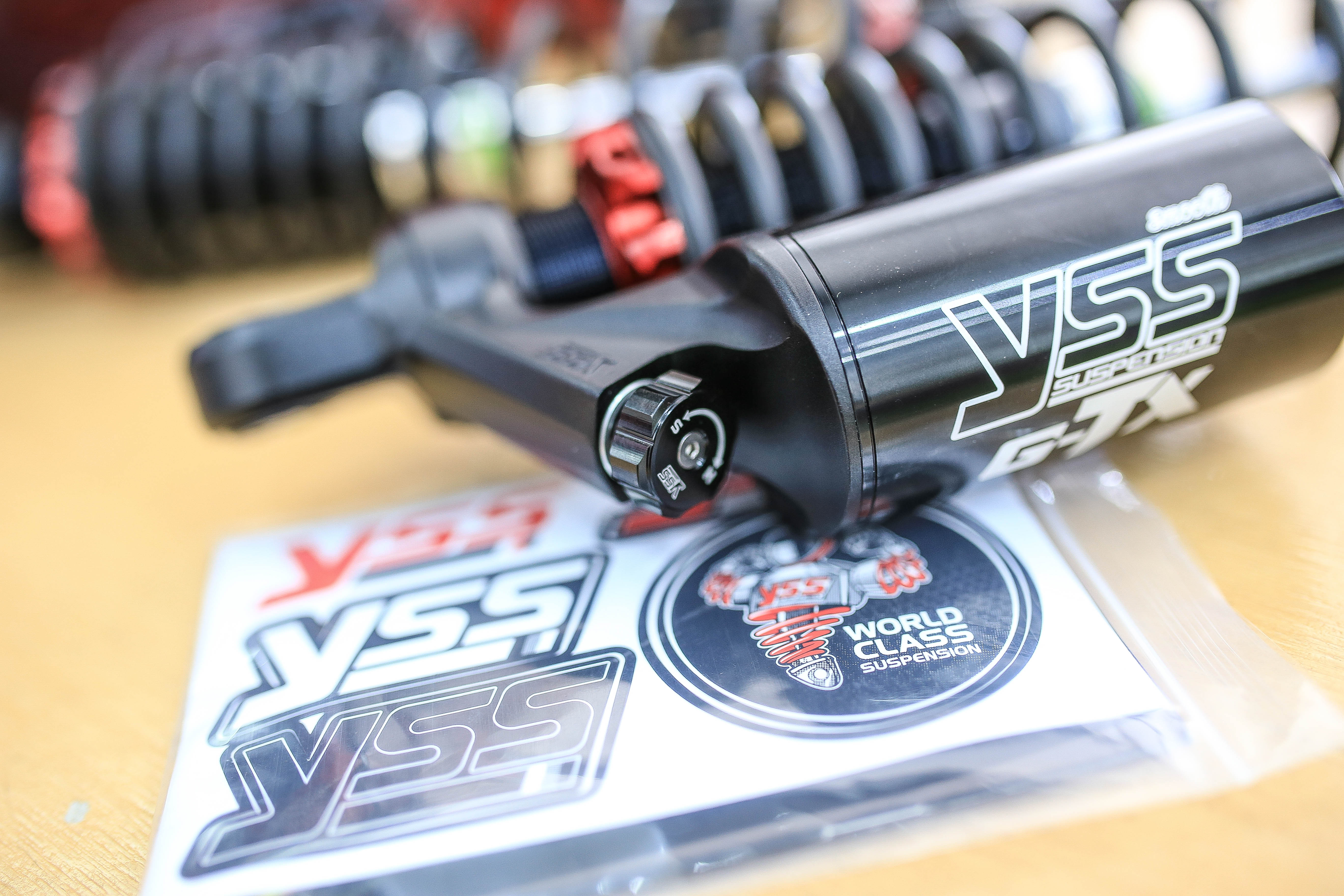 โช้ค YSS G-TX รุ่น Xmax300 BLACK SERIES TG302-350TRC 18AL88A 350mm.