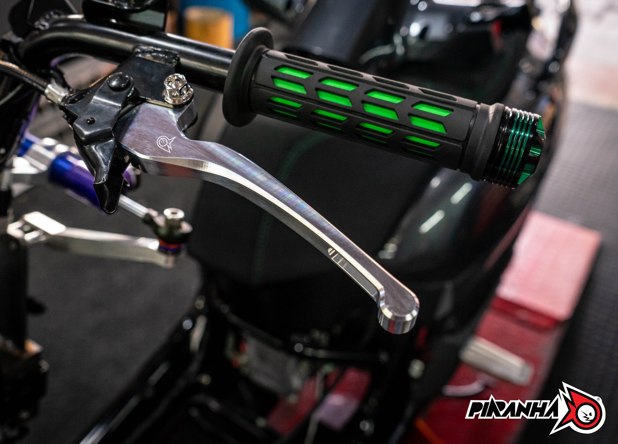 มือเบรค CNC PIRANHA LEVERS Giorno+ ABS Special Edition (สเปเชียล อิดิชั่น) ราคา 1,080 บาท มี 7 สี✨ แดง, ทอง, น้ำเงิน, ดำ, เขียว, ม่วง, เงิน