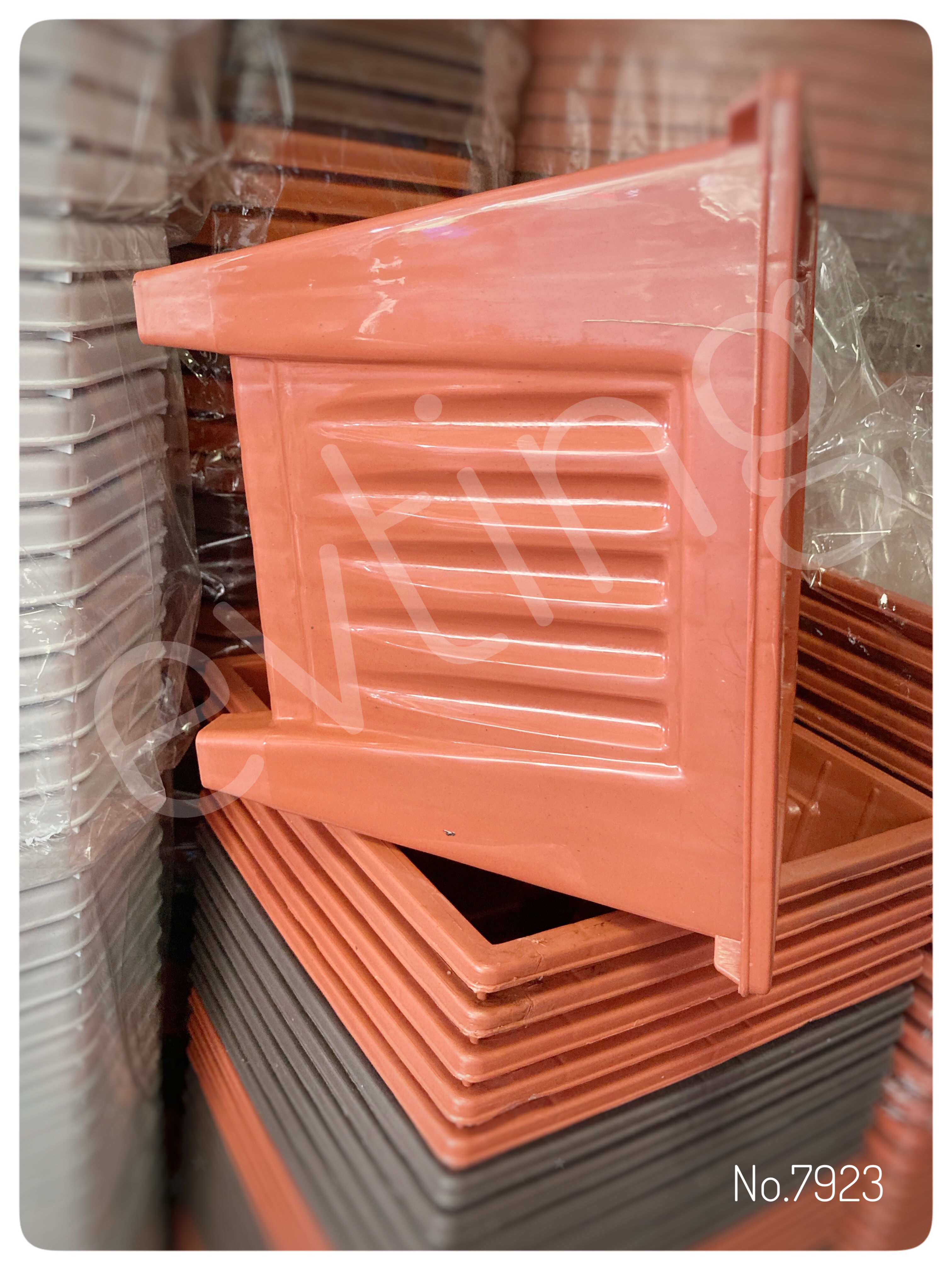 กระถางเหลี่ยม No.7923 อิฐ (WC)