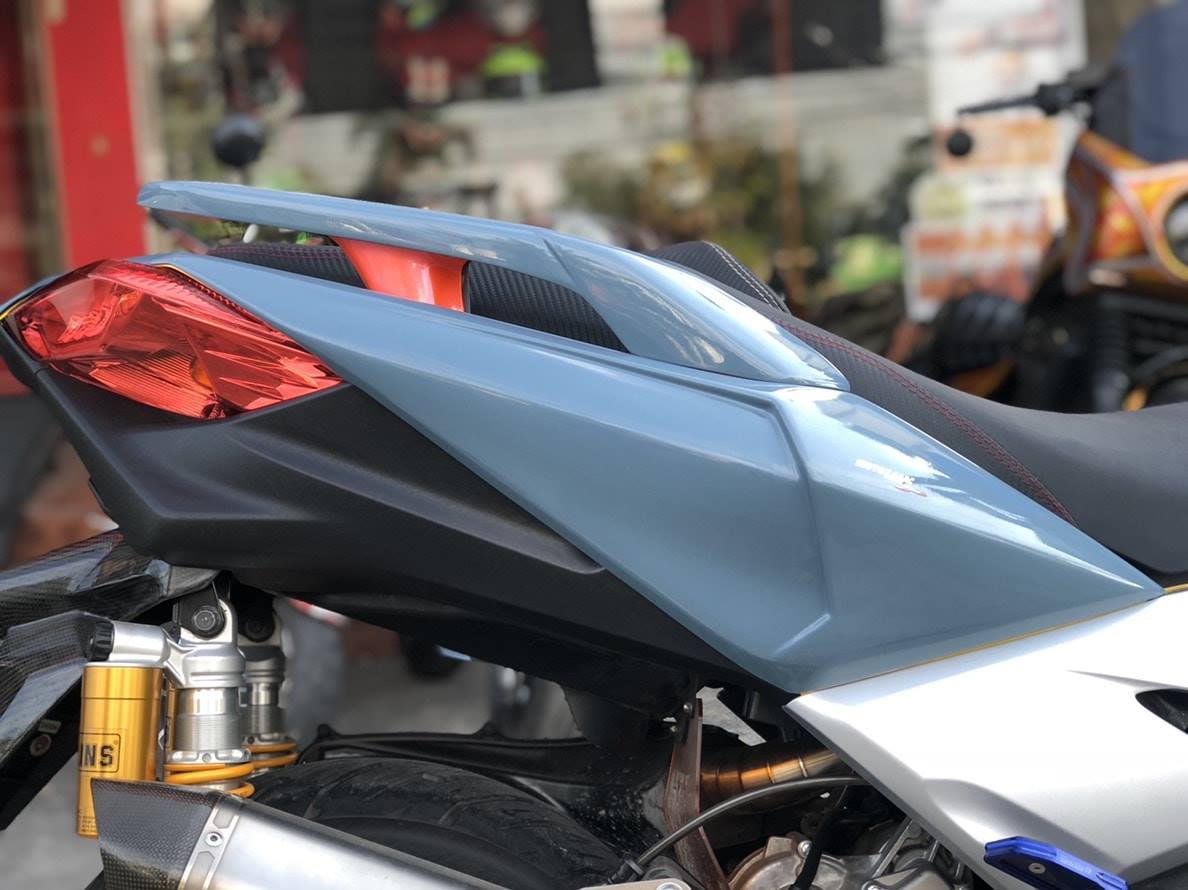 ชุดแต่ง MOTOZAA YAMAHA X-MAX 300 12ชิ้นเป็นตะแกรง ไม่มีไฟ ราคา6900