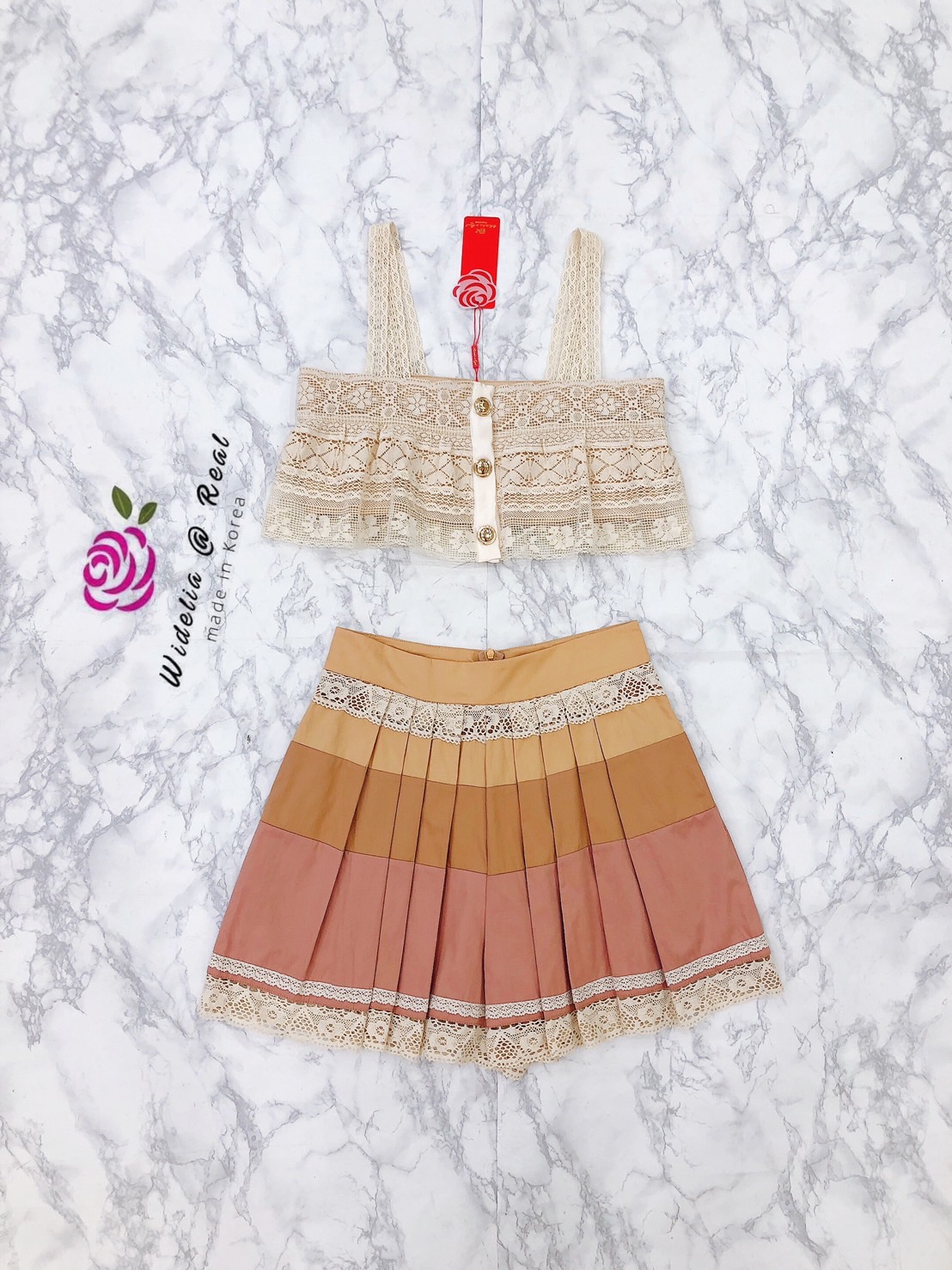 JSD Set เซ็ทเสื้อครอปสายเดี่ยวกับกางเกงขาสั้นแสนสวย