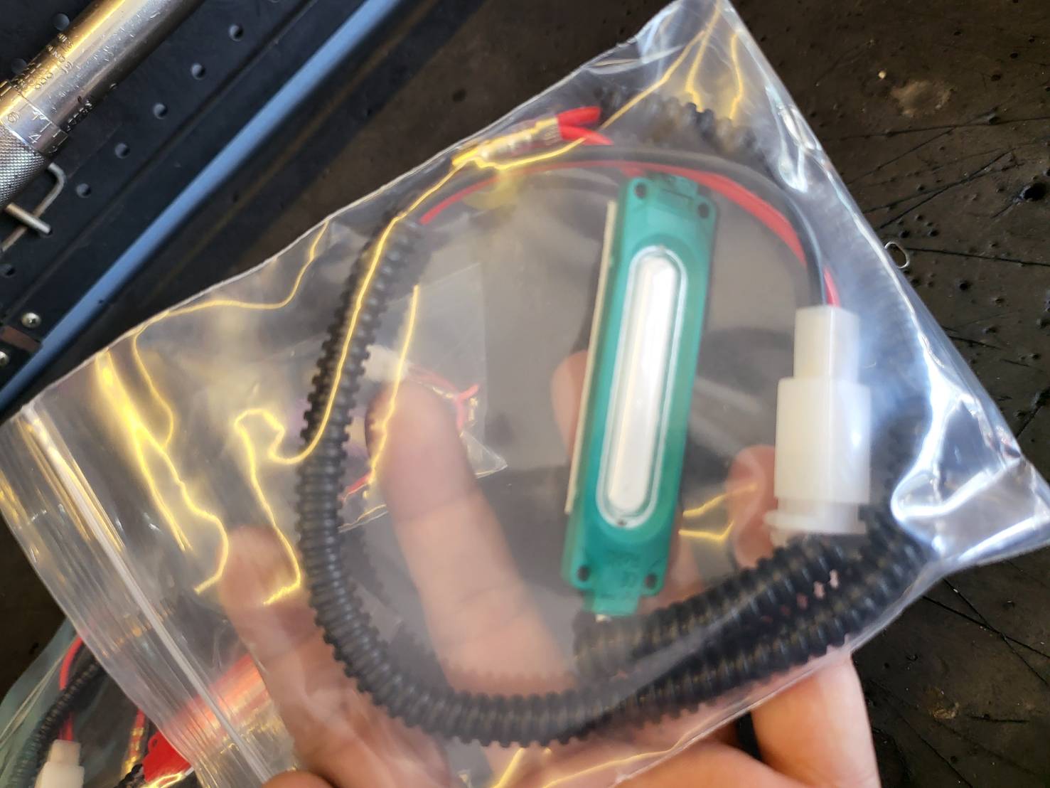 ไฟ LED ใส่ตรงฝาครอบแต่ง GIORNO สี แดง เขียว ขาว ฟ้า ม่วง ราคา250