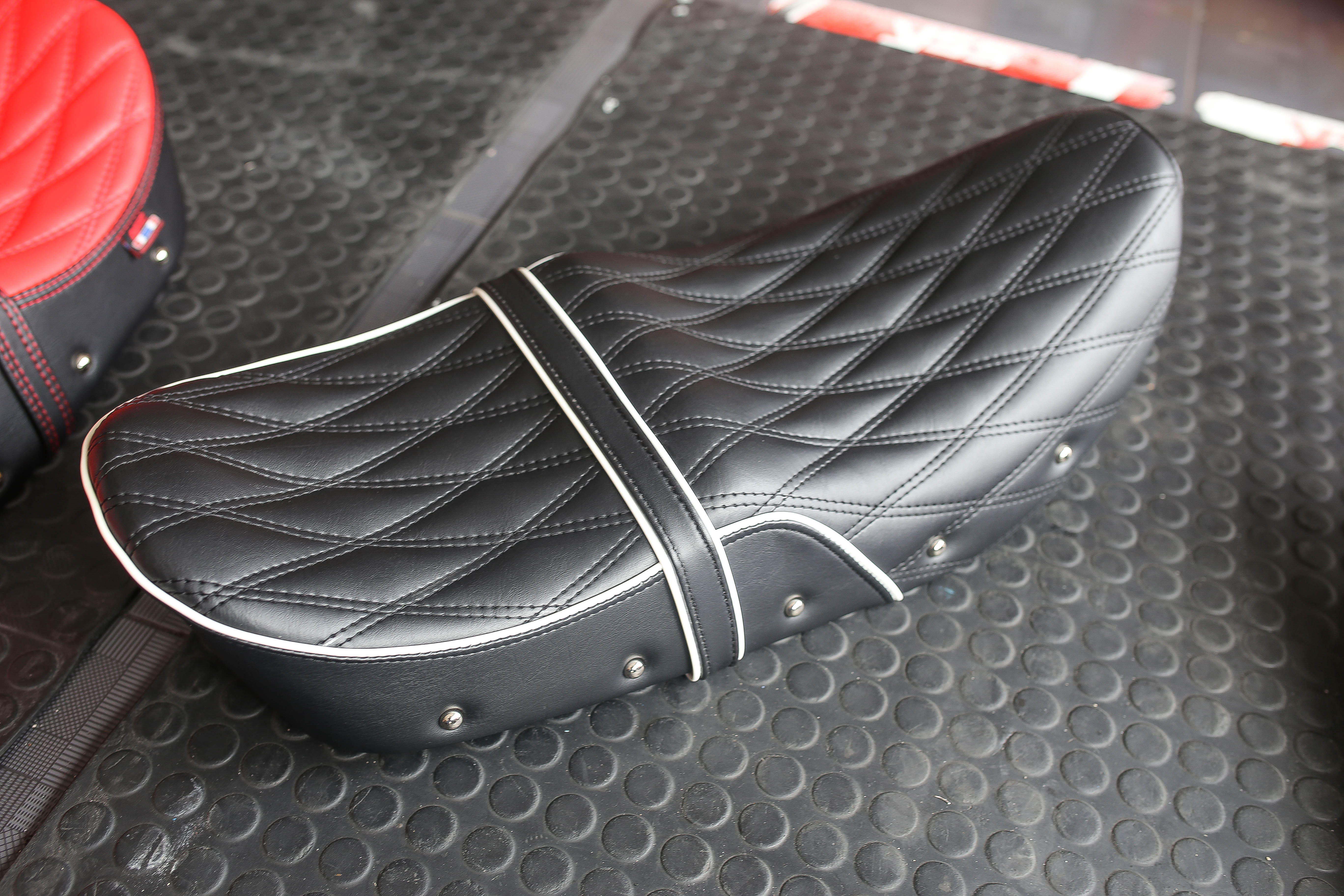 สินค้าใหม่ เบาะ DAX125 หน่อยวัดด่าน มี5สี13ลาย โครงเทียม สวยเข้ารูป