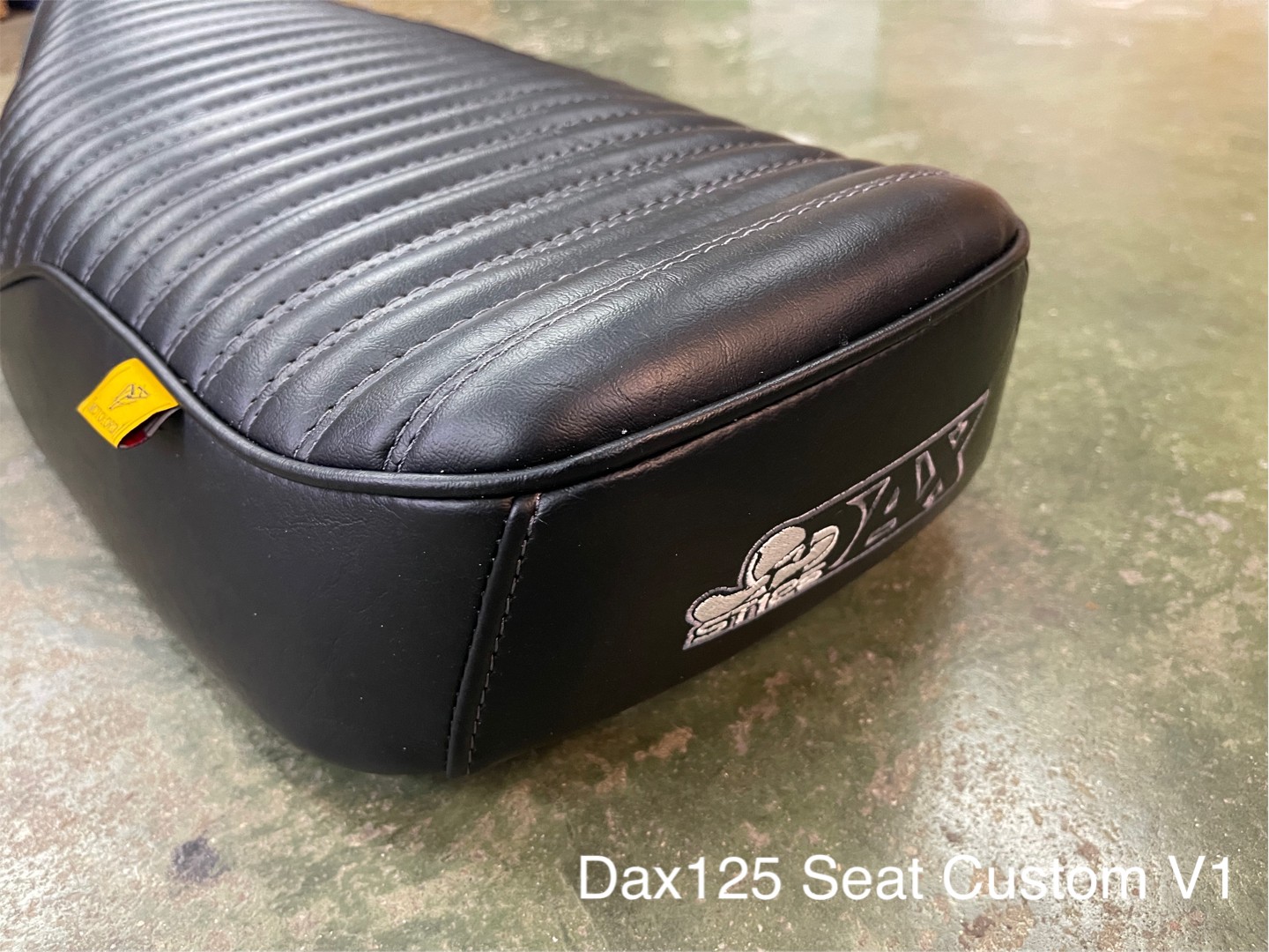 เบาะแต่งDax125 2990฿ motozaaa