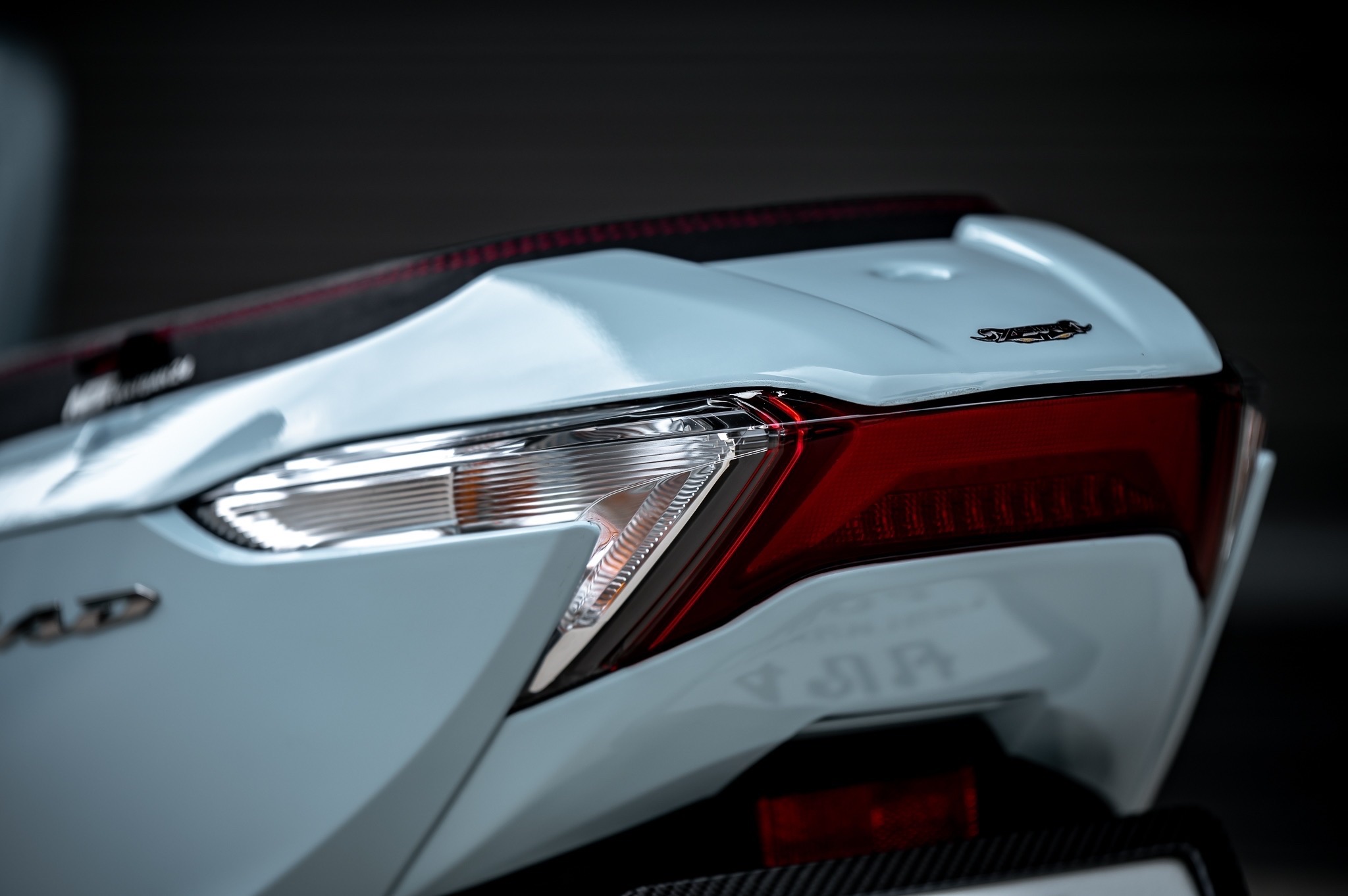 ครอบท้ายปิดรูกันตก Tail fairing cover 1400฿ ( สีพื้นพร้อมพ่น ) 1650฿ ( สีขาว , สีดำ )