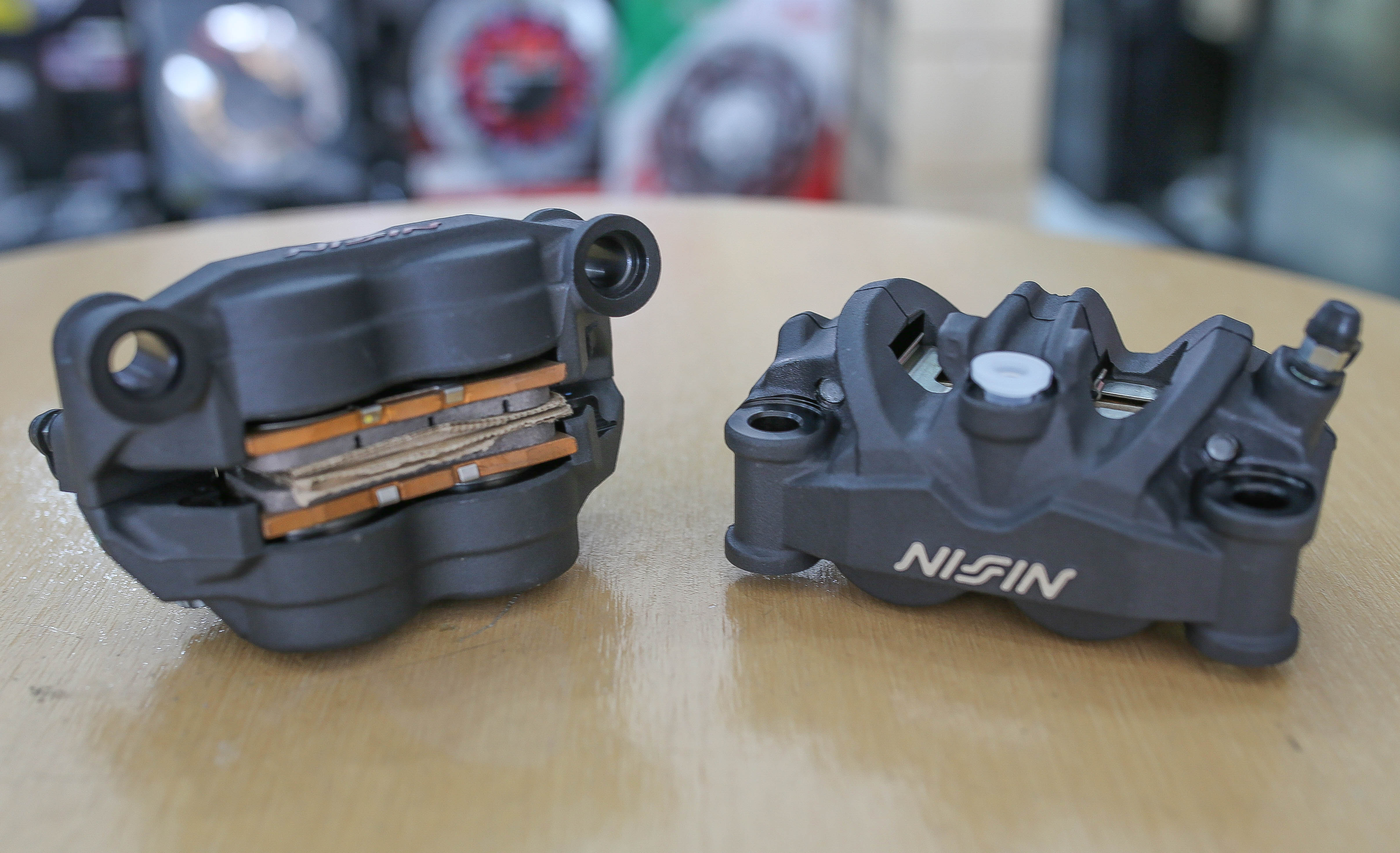 ปั๊มเบรค Nissin 4Potแท้ cbr650R ซ้าย/ขวา เบิกศูนย์แถมผ้าเบรคแท้ ราคา3000ต่อข้าง