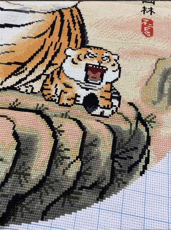 tiger-1033 *สินค้าหมด* ชุดปักครอสติช ลายเสืออ้วนแม่ลูก (ปักเต็มผืนผ้า ผ้า11CTพิมพ์ลาย มีประกาย ปักครั้งละ 3 เส้นเล็ก) ขนาด 50*50 ซม.ผ้าครอสติช 11CTพิมพ์ลายปักบนผ้า ไหมคอตตอน 22 สี ผังลาย เข็ม