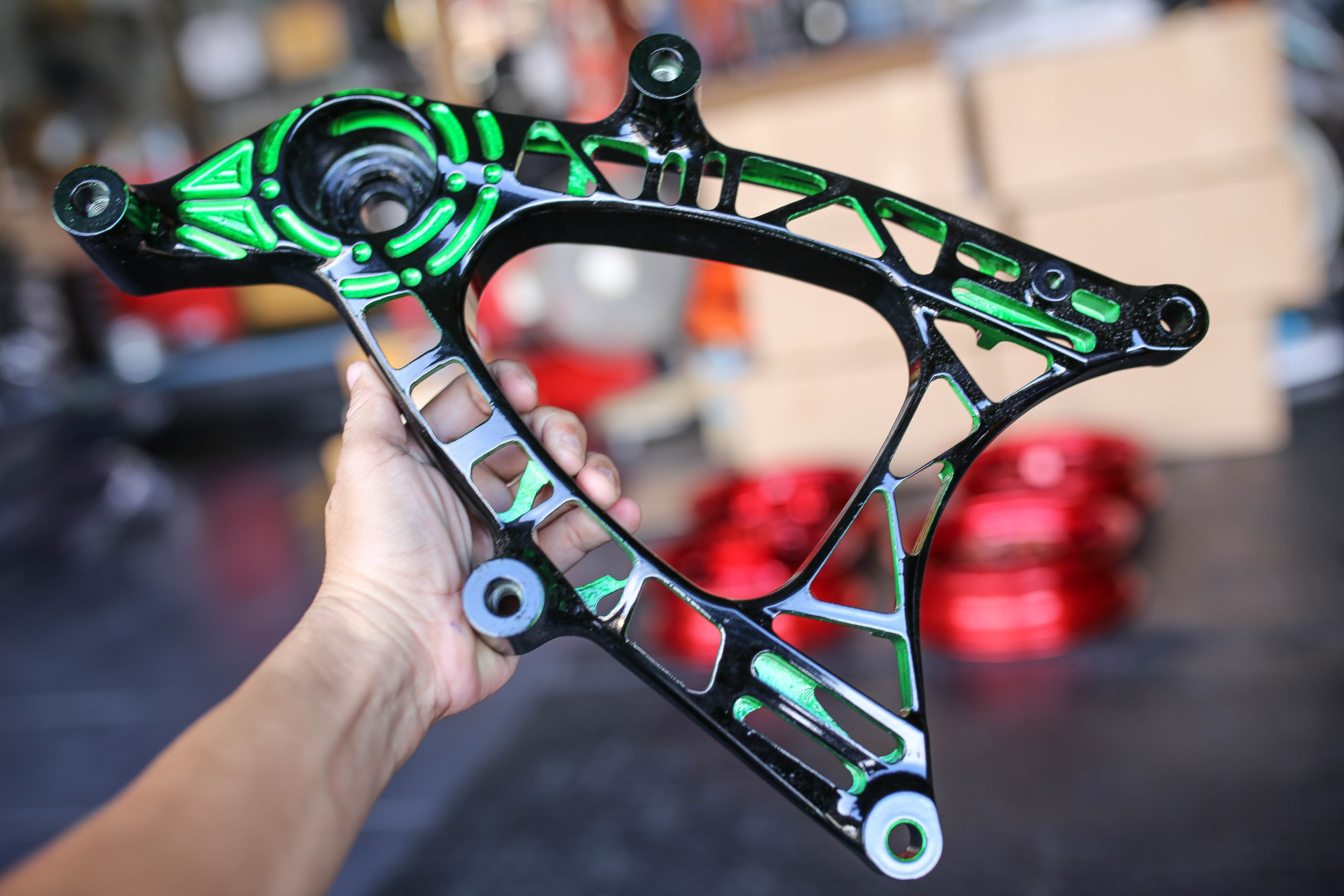 สวิงอาร์มเจาะสล็อต GIORNO125/สีทูโทน [สับเดิม1500]