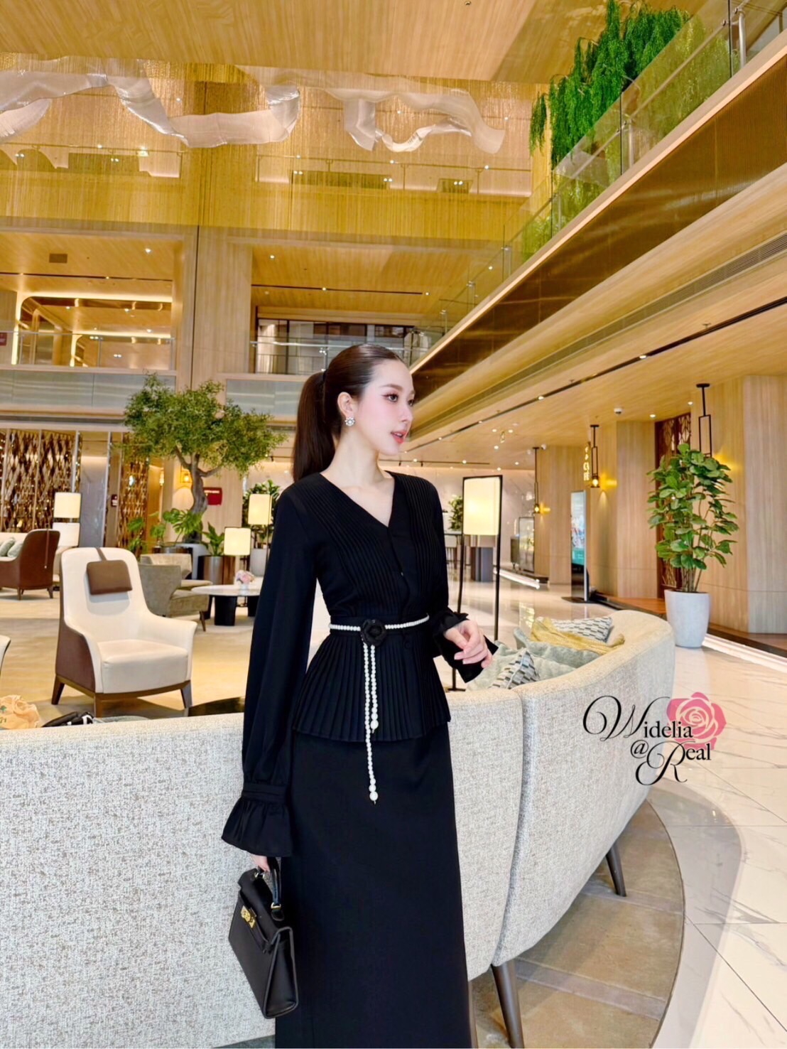 Korea Set 3ชิ้น เสื้อแขนยาว+กระโปรงยาวทรงสอบ+เข็มขัดไข่มุก