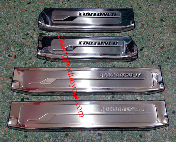 ชายบันไดสแตนเลส TOYOTA FORTUNER 11-15 แบบครอบเต็ม (V.2)