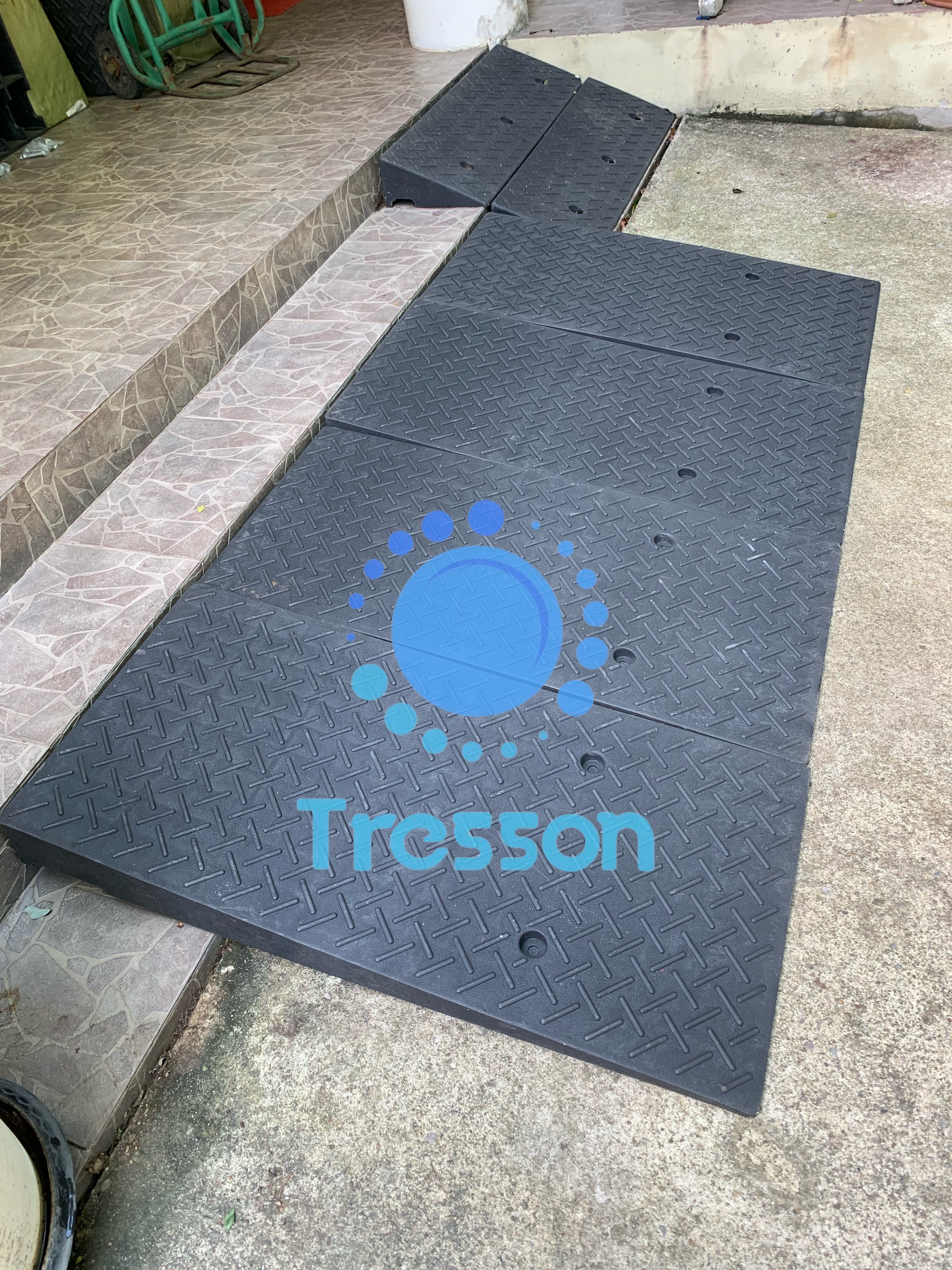 ทางลาดยางปีนฟุตบาท ขนาด กxยxส 50-100-(10-30 cm.) ยางชนิดเกรดA