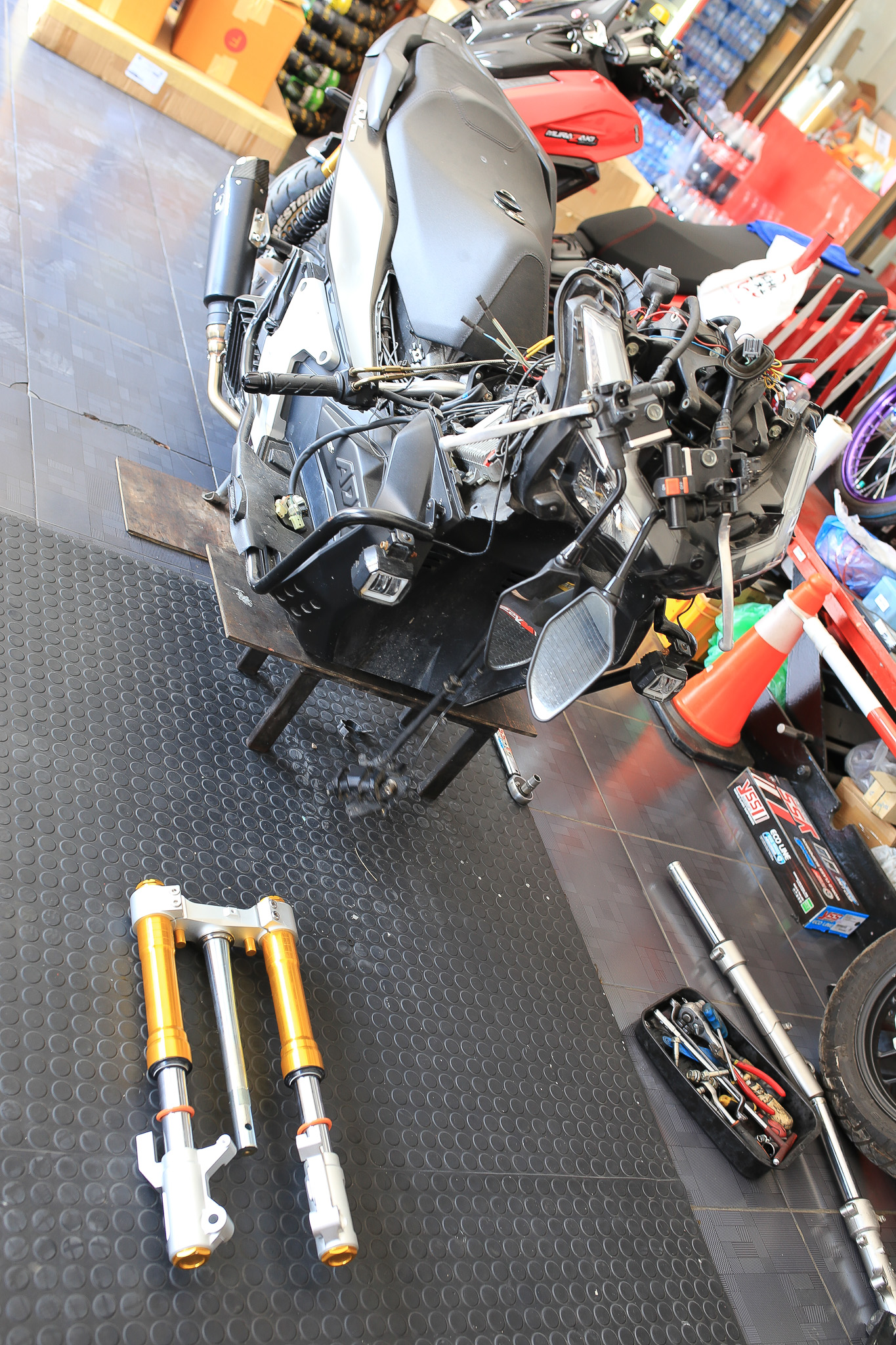 HONDA ADV โช็ค up side down ตรงรุ่น