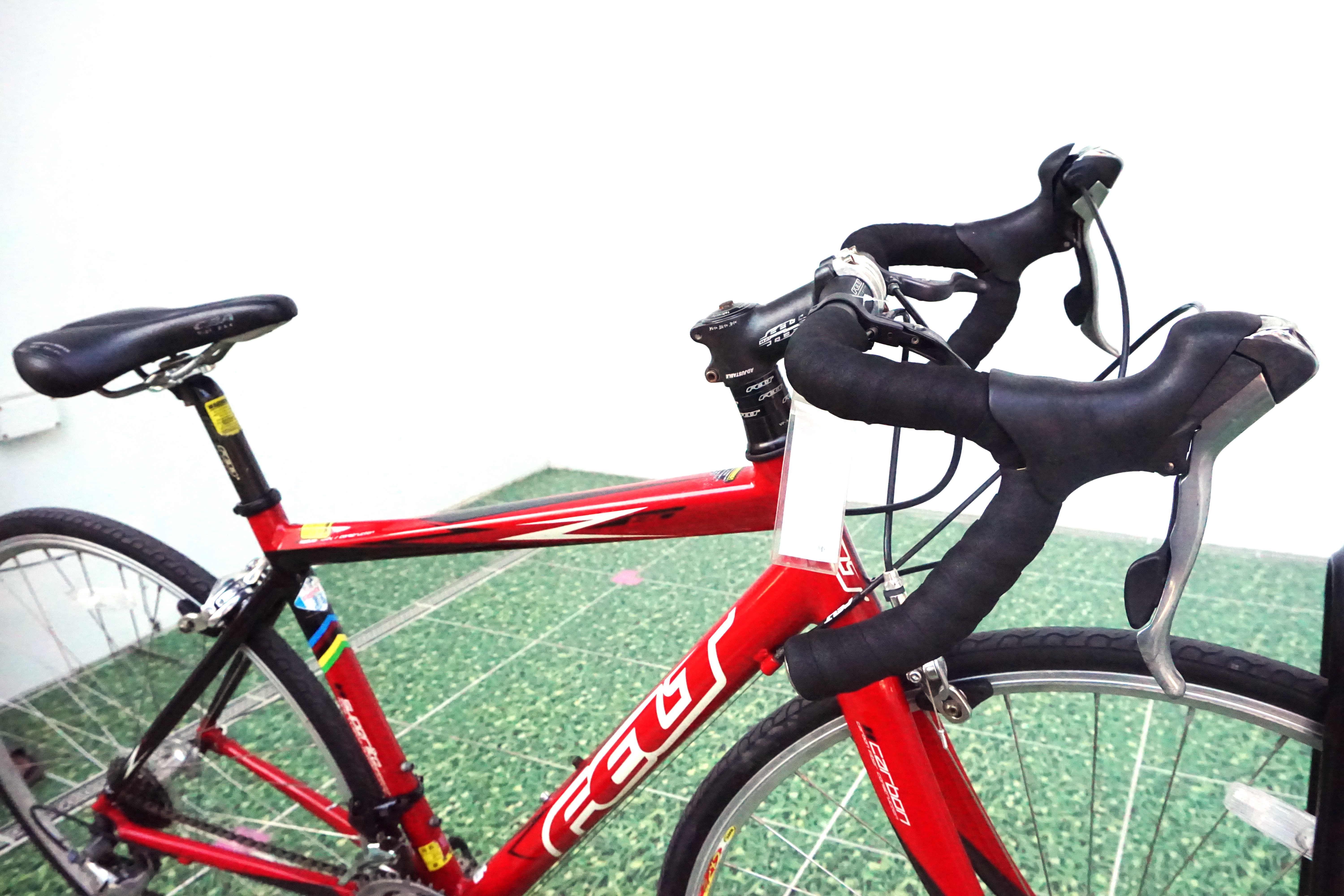 จักรยานเสือหมอบญี่ปุ่น - ล้อ 700c - มีเกียร์ - อลูมิเนียม - FELT Superlite - สีแดง [จักรยานมือสอง]