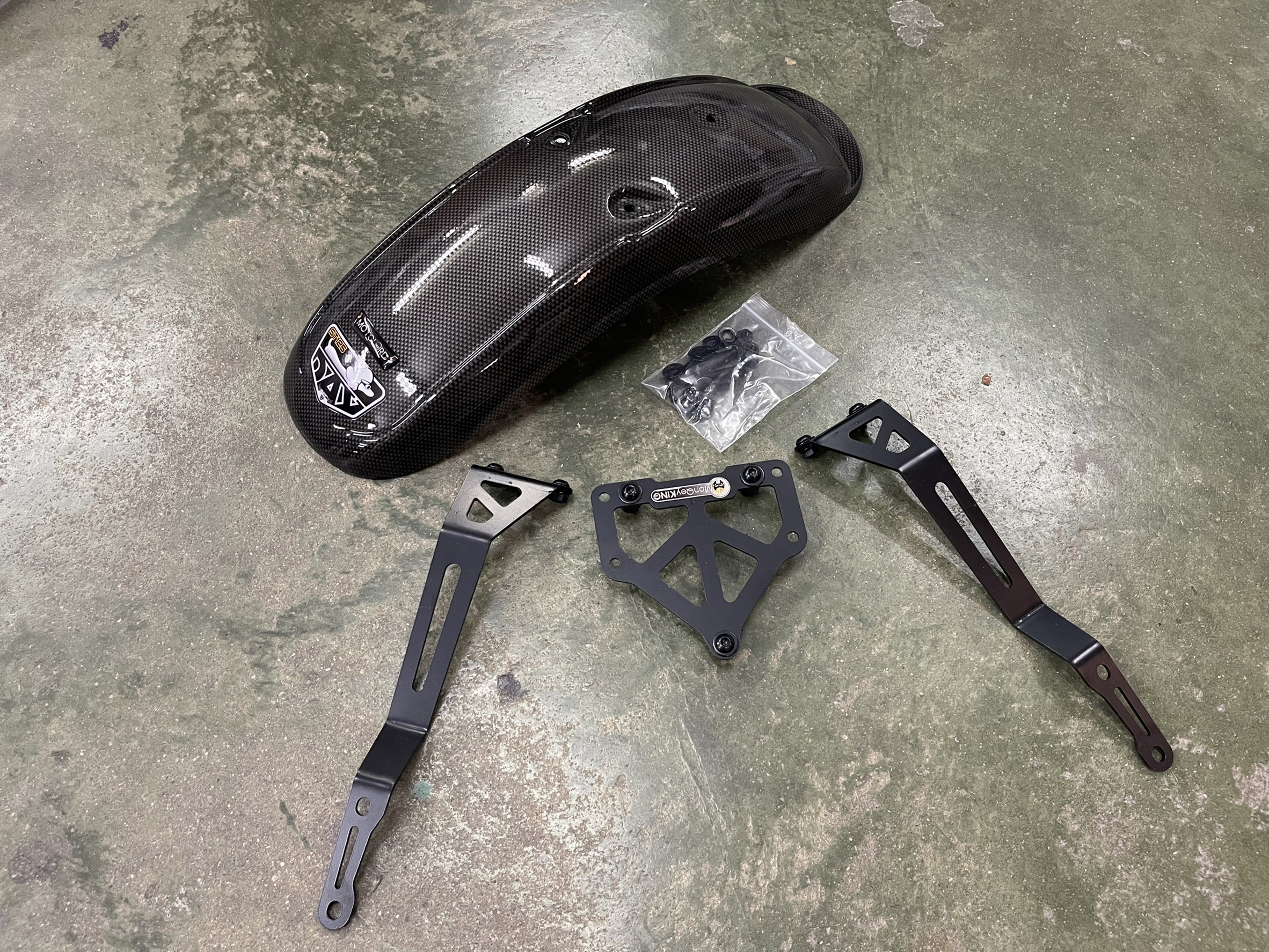 บังโคลนหน้าทรงต่ำ MotolordD Dax125 Low front fender Dax125 2,500฿(งานสี/ลายเคฟล่า) 2,900฿ (พ่นสีโครมเมียม)