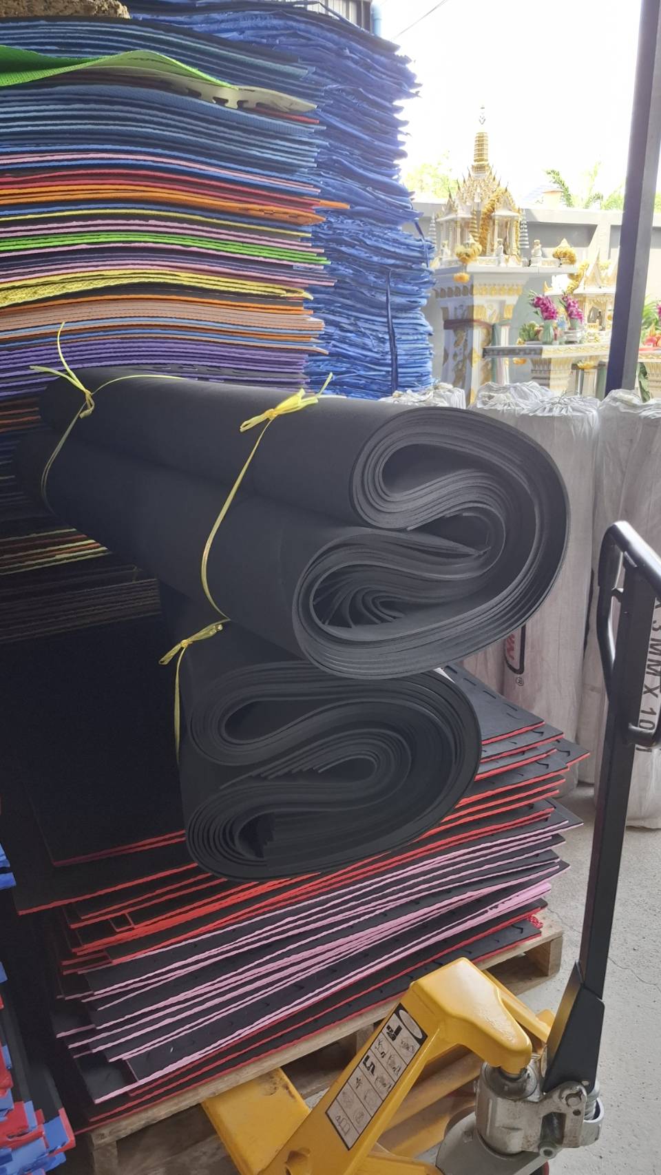 แผ่นยางสีดำ หนา 3mm. ขนาด 130*240 cm.