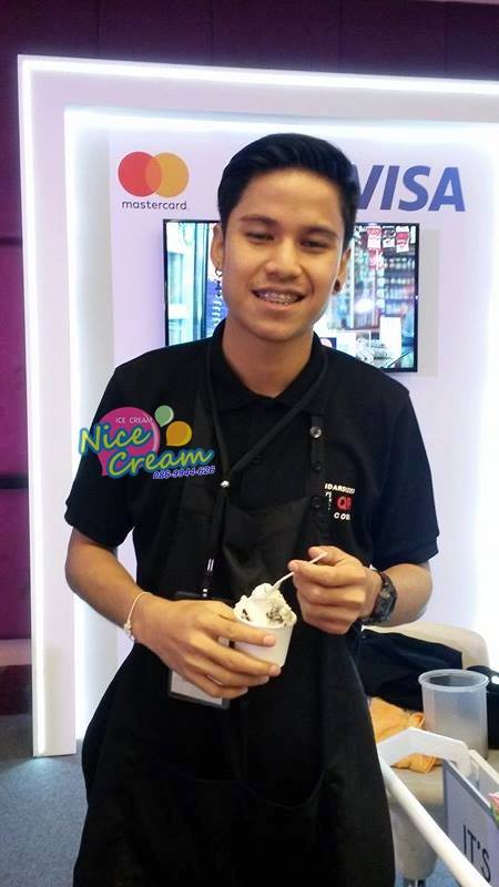 ออกบูธแจกไอศครีม วันที่ 9 พ.ค. 2560 ในงาน STANDARDIZED เปิดตัว QR CODE รอบสื่อมวลชน @ CENTARA GRAND CENTRALWORAD