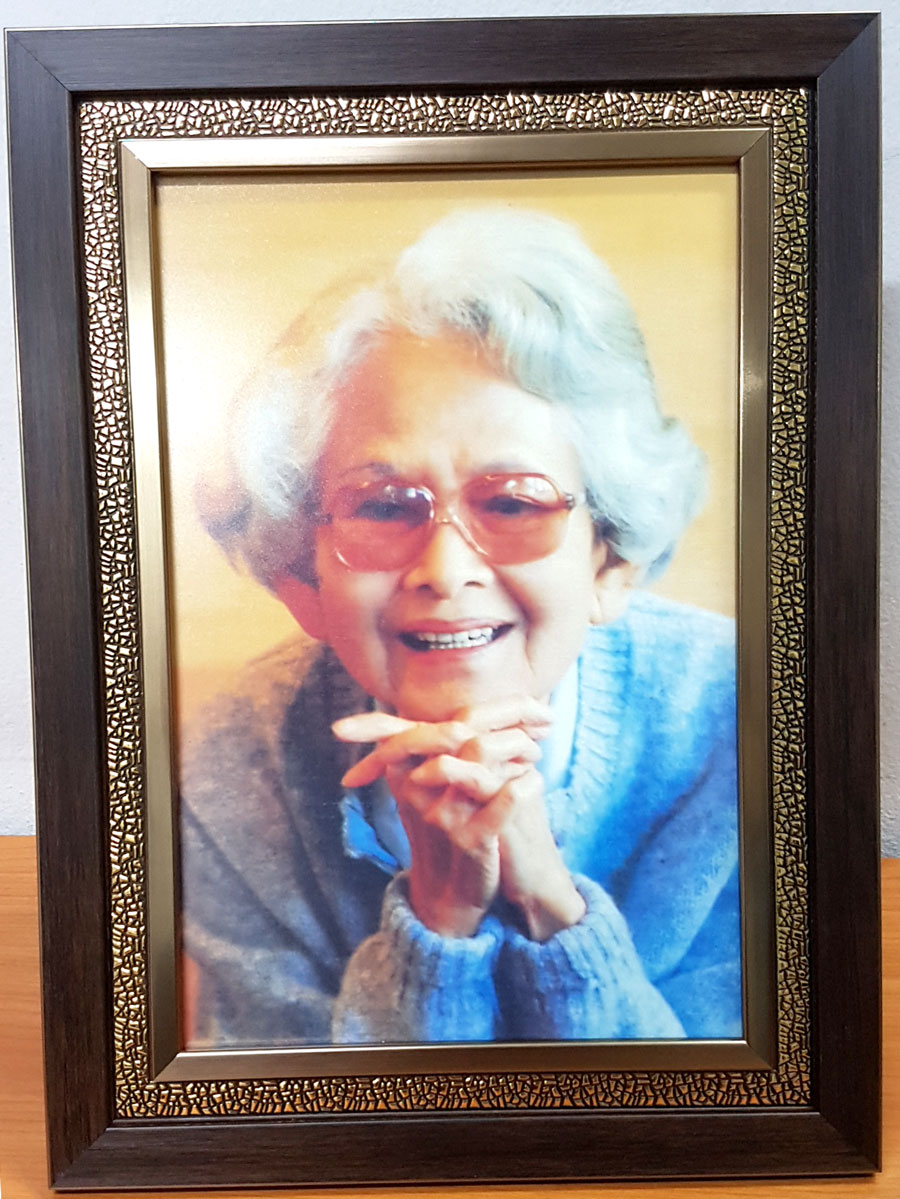 รูปสมเด็จย่า สมเด็จพระศรีนครินทราบรมราชชนนี สุดคลาสสิค