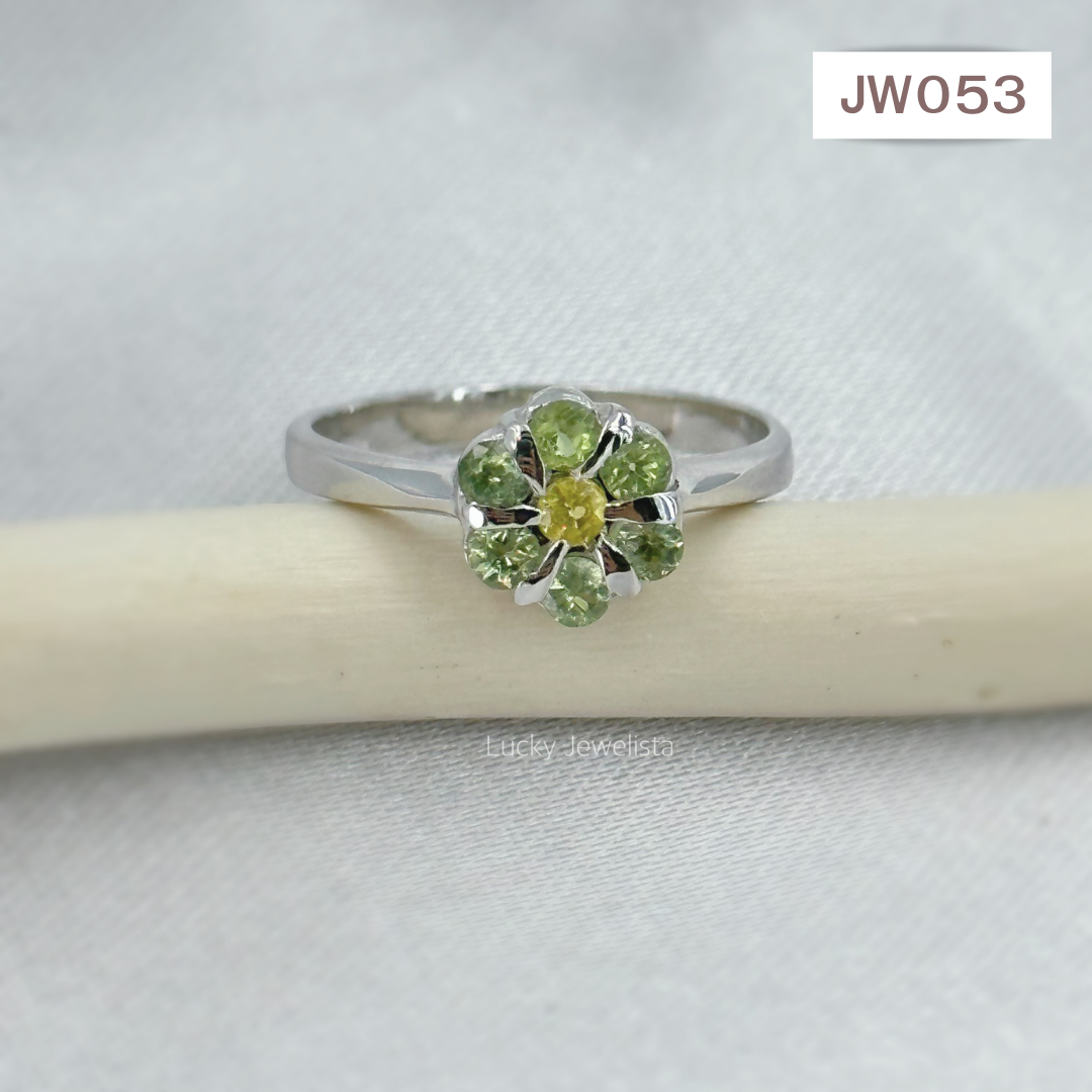 แหวนดอกไม้ พลอยเพอริดอต Peridot และบุษราคัมตรงกลาง สีเขียวมะกอก 2.5 มิล ทรงกลมเหลี่ยมเพชร 1