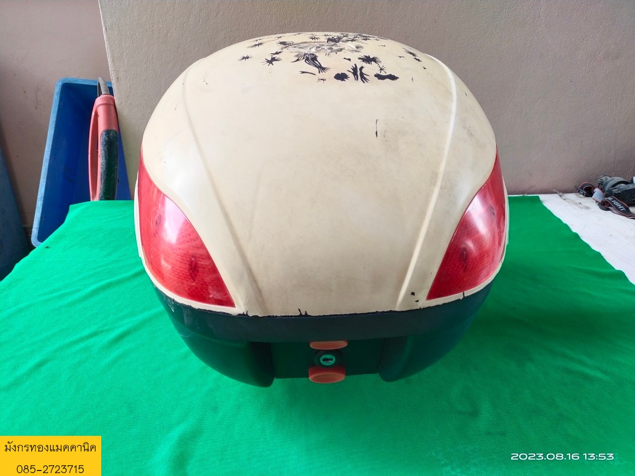 กล่องท้ายมอเตอร์ไซด์ ขนาด 35x37x30 ซม. พร้อมเหล็กยึดติดกับมอเตอร์ไซด์