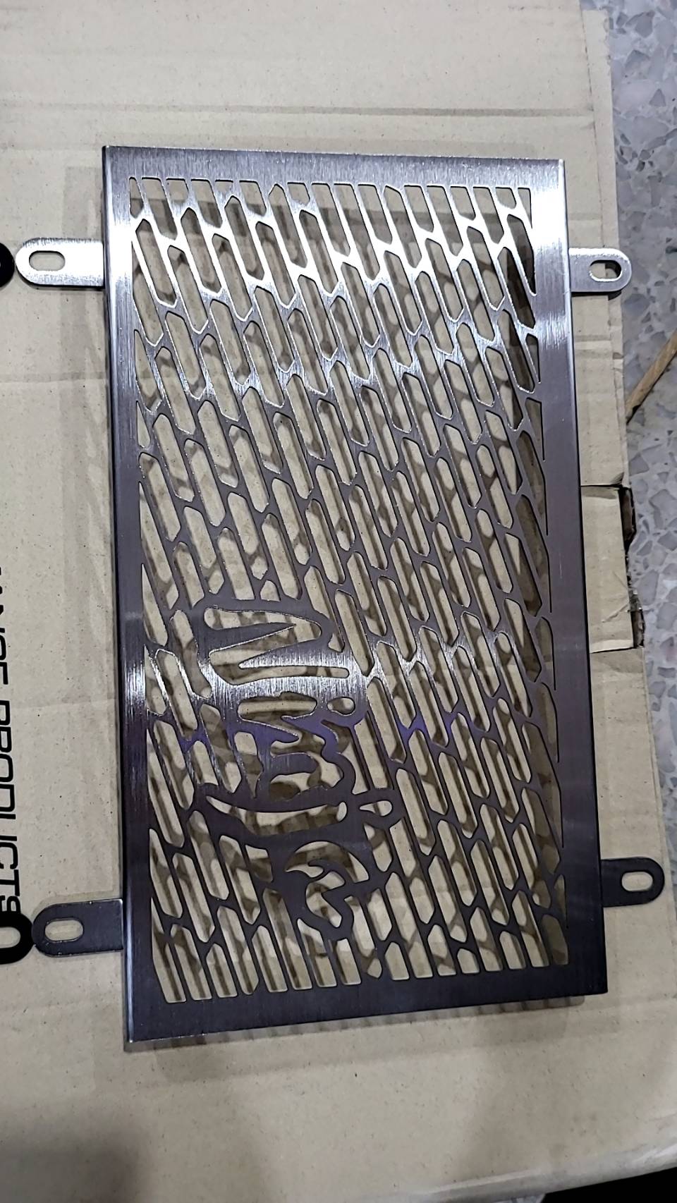 การ์ดหม้อน้ำ Ninja300 มี 2 สี เงิน,ดำ ราคา 470฿