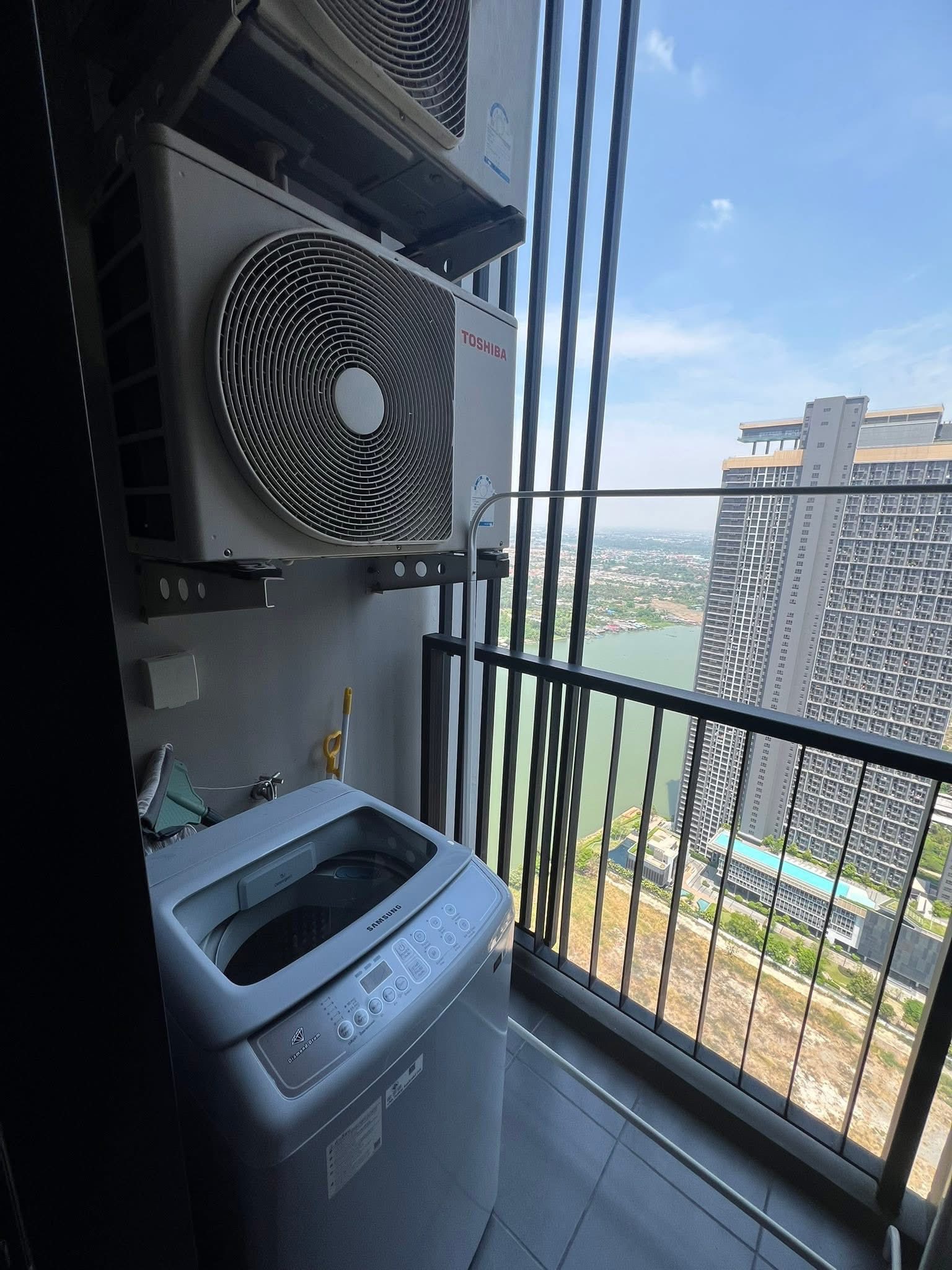 โพลิแทน รีฟ คอนโด - POLITAN RIVE CONDO (VIP)