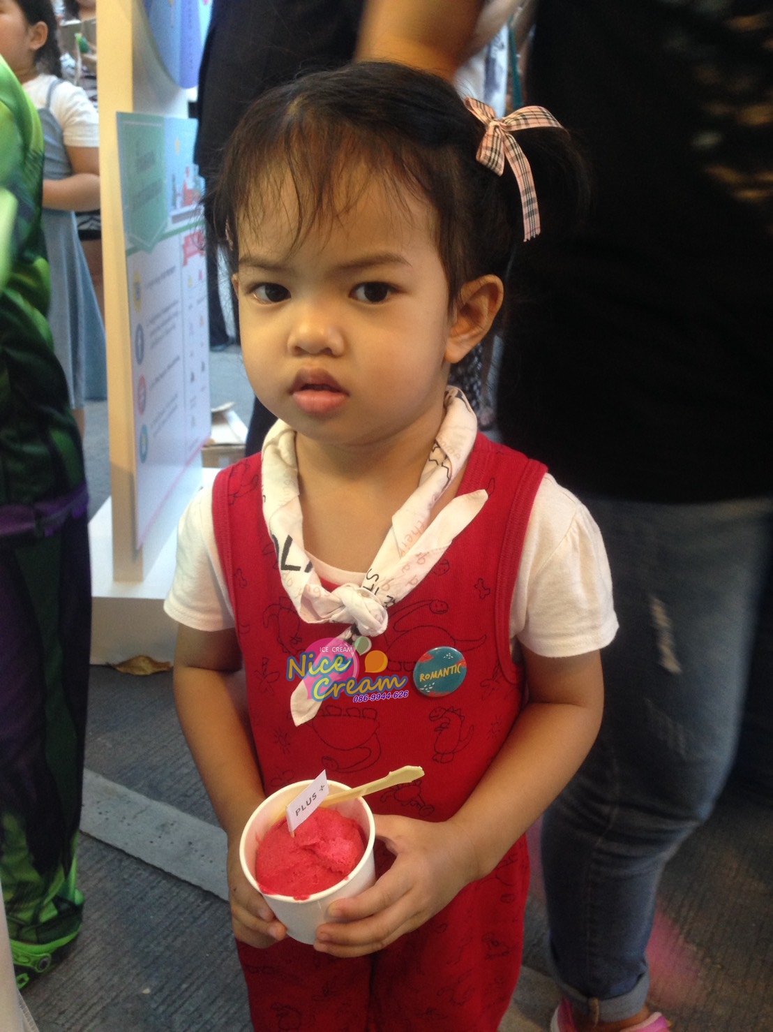 อกงานแจกไอศครีมในนาม บริษัท พลัส พร็อพเพอร์ตี้ จำกัด @ Habito mall วันที่ 16-17 ธ.ค. 2560 งาน Sansiri Market Fest