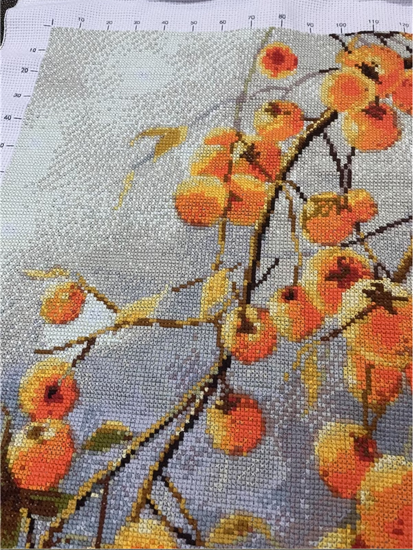 fruit-1104 *สินค้าหมด* ชุดปักครอสติช ลายช่อลูกพลับ (ปักเต็มผืนผ้า ไม่มีเดินเส้น ผ้า11CTพิมพ์ลาย ปัก 3 เส้นเล็ก) ขนาด 50*70 ซม.ผ้าครอสติช 11CTพิมพ์ลายปักบนผ้า ไหมคอตตอน 42 สี ผังลาย เข็ม