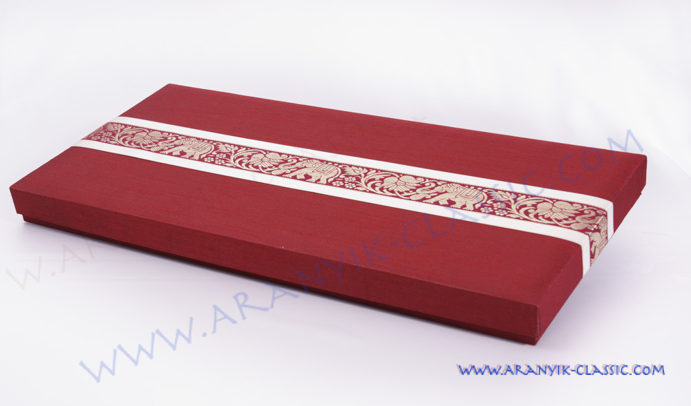 ของขวัญให้ชาวต่างชาติ ช้อนส้อมพร้อมกล่อง 12 ชิ้น/ชุด