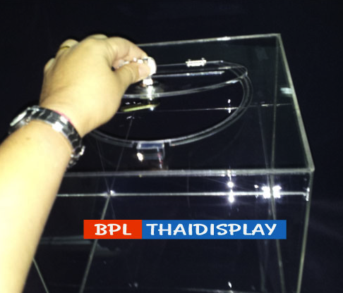 กล่องจับรางวัลอะครีลิค รุ่นฝาบน-รูหยอดบน ขนาด25cm.