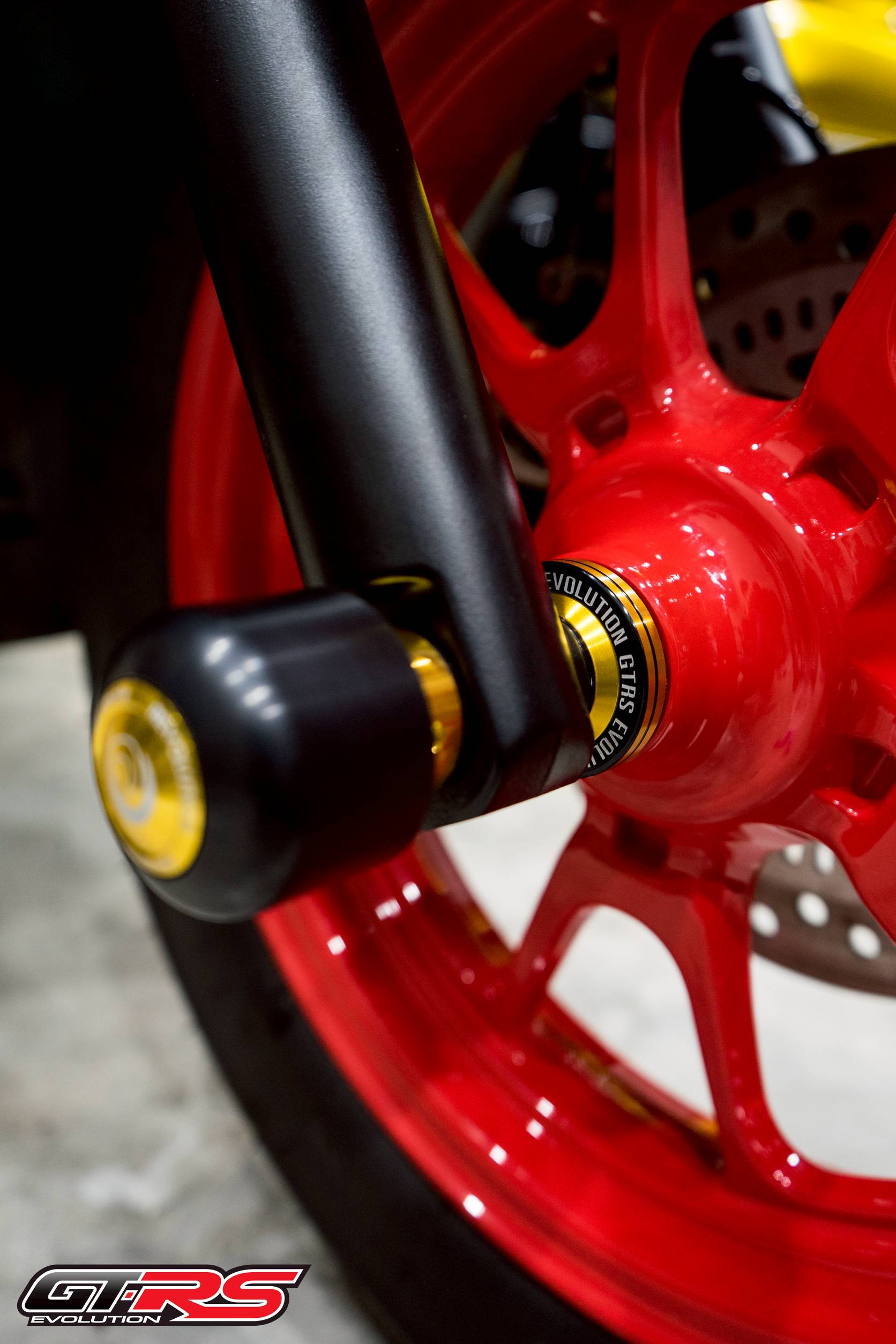 บู๊ชล้อหน้ากลึง CNC ทูโทน GTRS GIORNO+ - ดำแดง- ดำทอง - ดำเทา- ดำเขียว- ดำน้ำเงิน - ดำส้ม- ดำม่วง-ดำเงิน ราคา 550 บาท/คู่