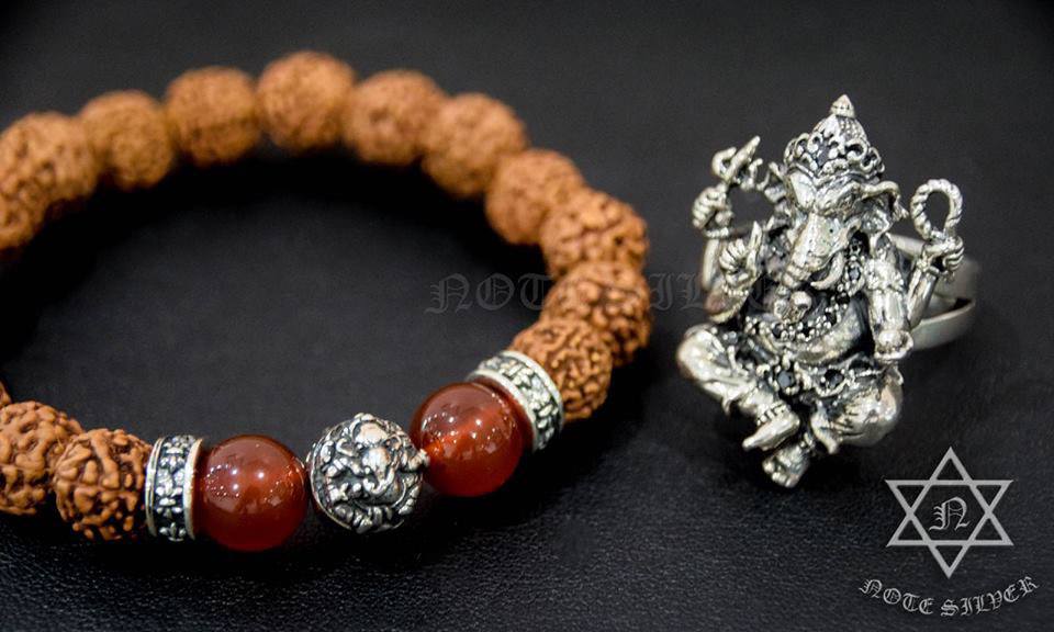 สร้อยข้อมือรุทรักษะ 10mm คั่นด้วยหมุดพิฆเนศ Sterling Silver 925 NSSV2235