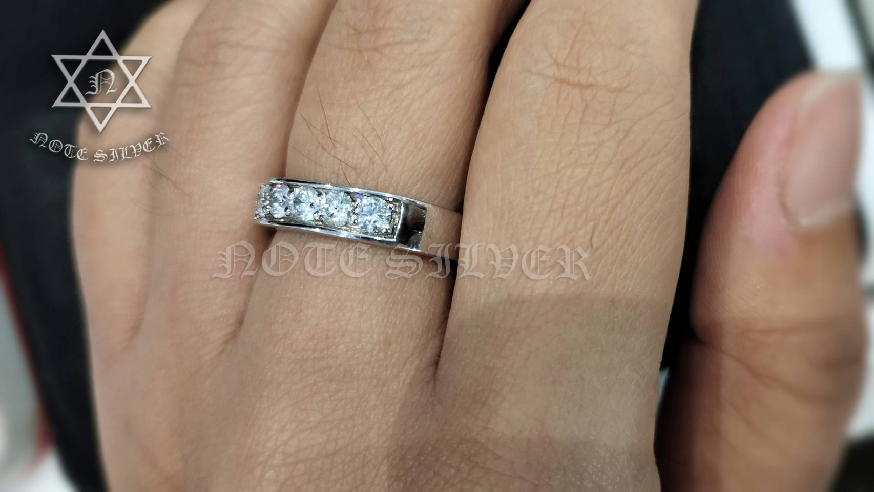 แหวนเงินแท้ ทรงผู้ชาย ฝังเพชรเกรดพรีเมี่ยม ชุบทองคำขาวแท้ NSRG1868