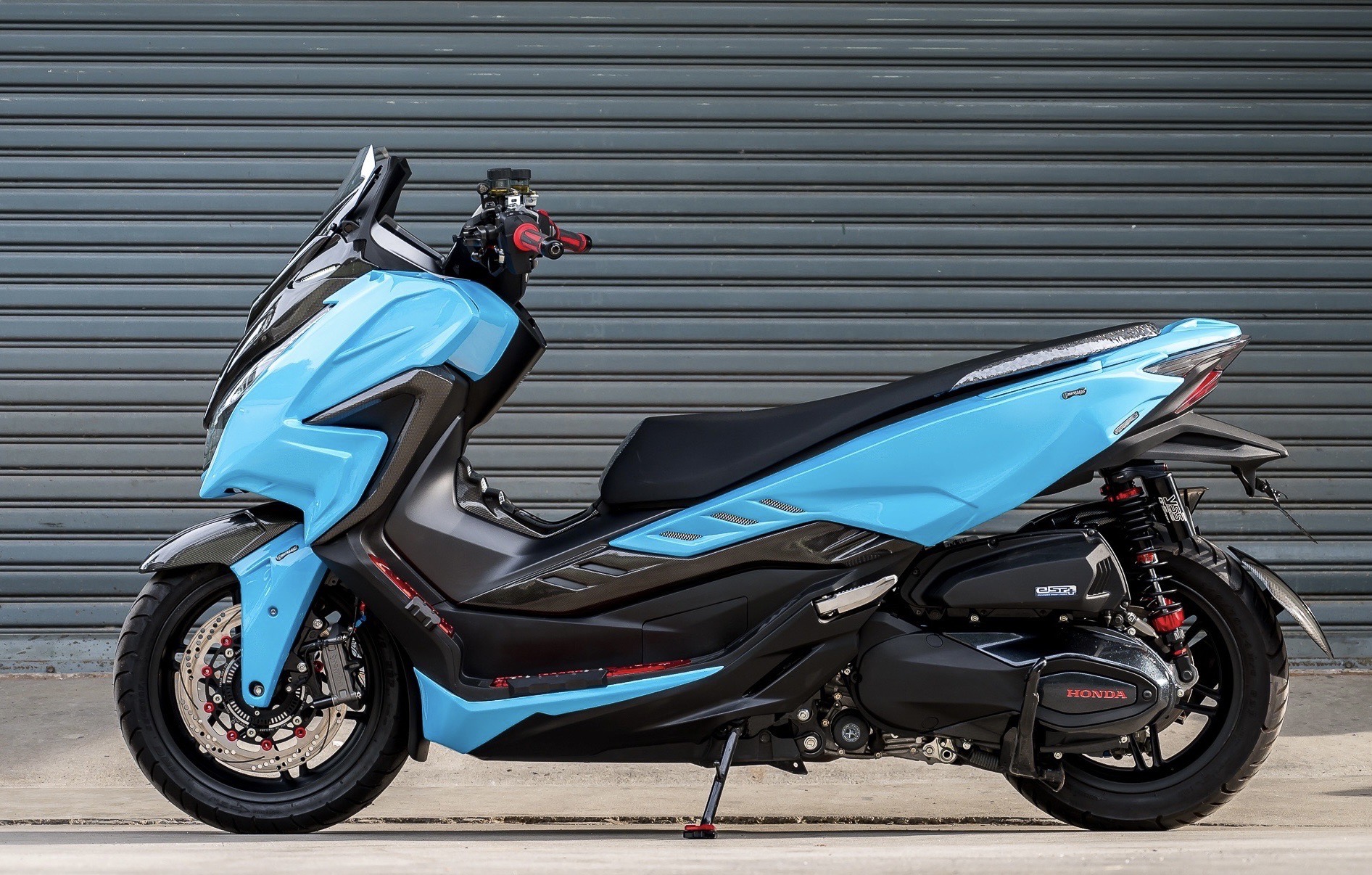 ครอบข้างท้าย MOTOZAAA FORZA 350 ลายฟิมล์ 2500฿ / สีตามตัวรถ 2100฿