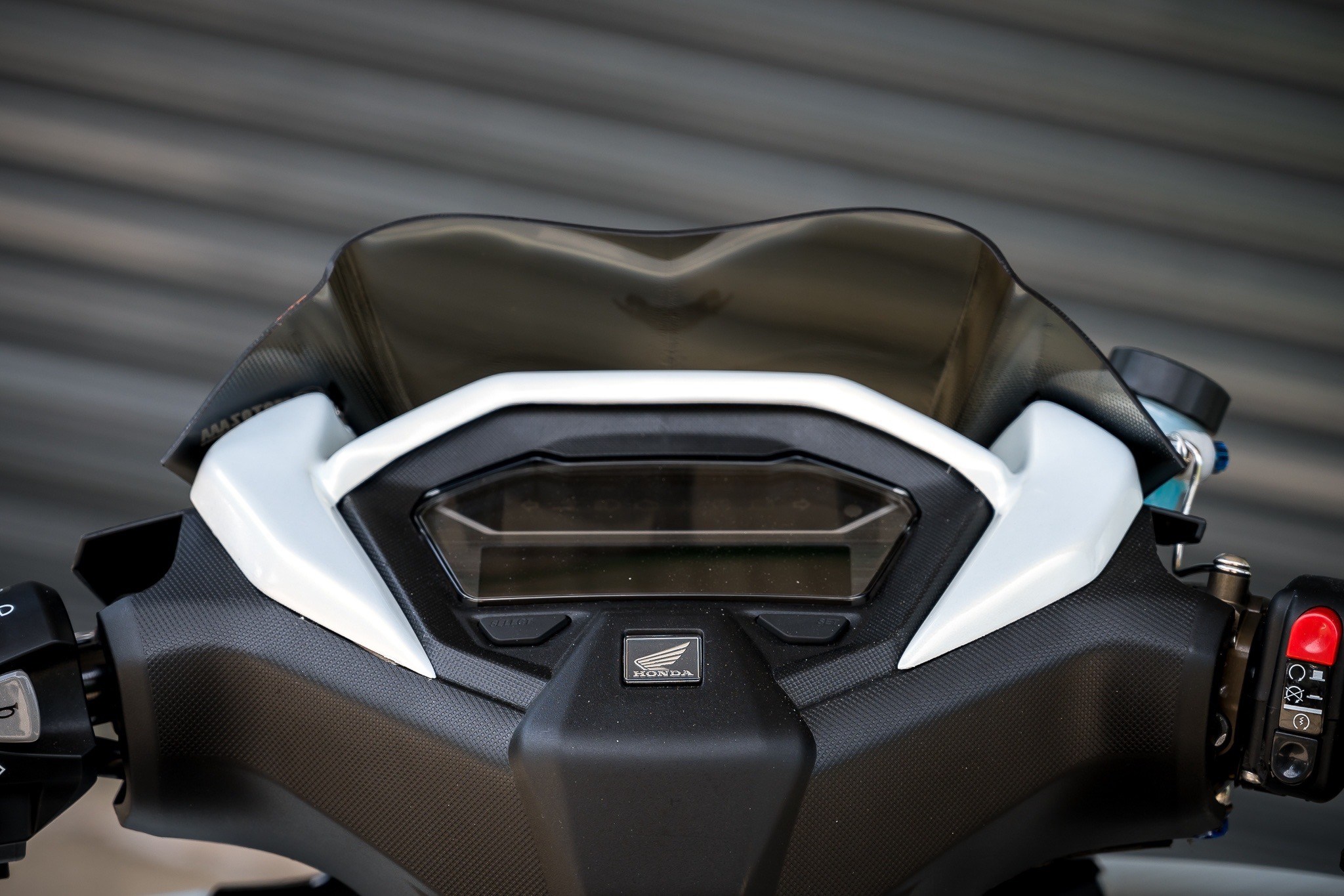 ชิวหน้า AsurA Click160 1200฿ (ใส , สีชาอ่อน )