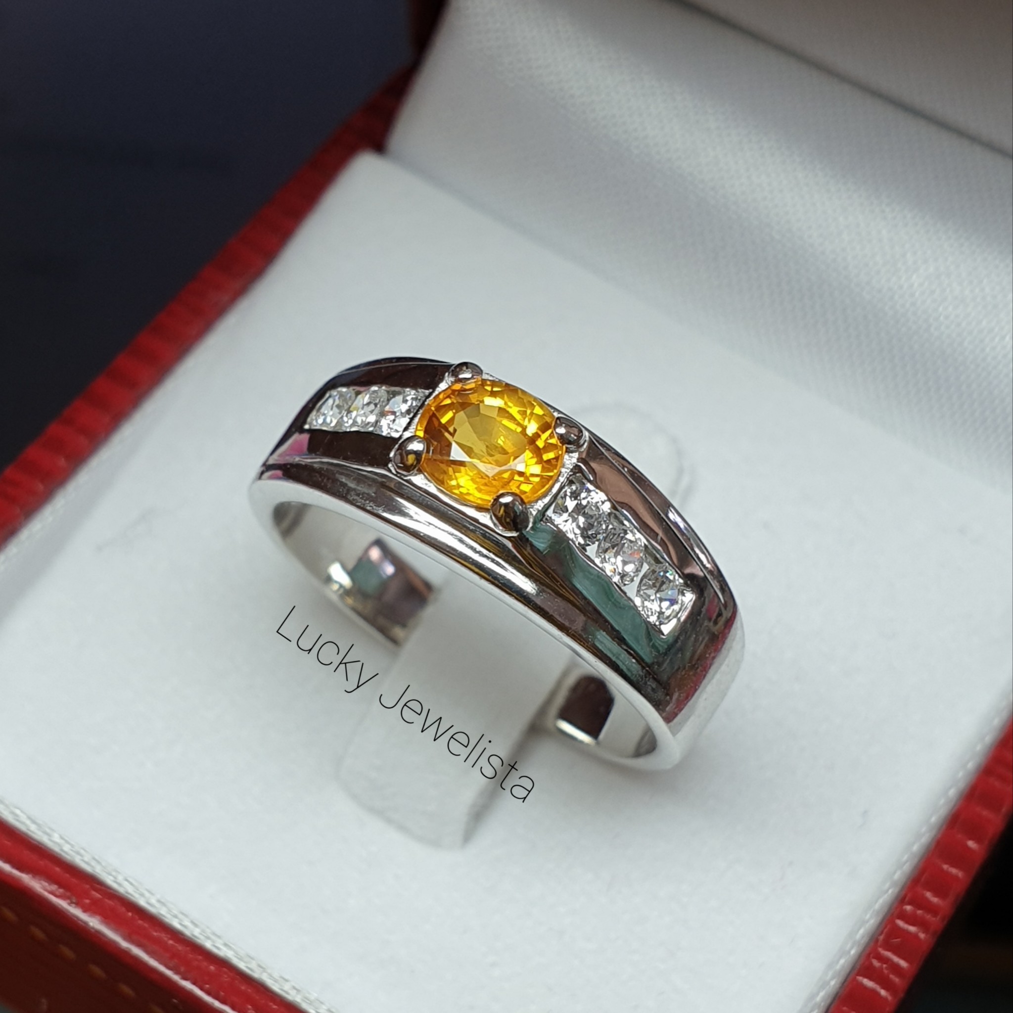 แหวนพลอยบุษราคัม บางกะจะ สีน้ำทอง ผู้ชาย เรือนเงิน925