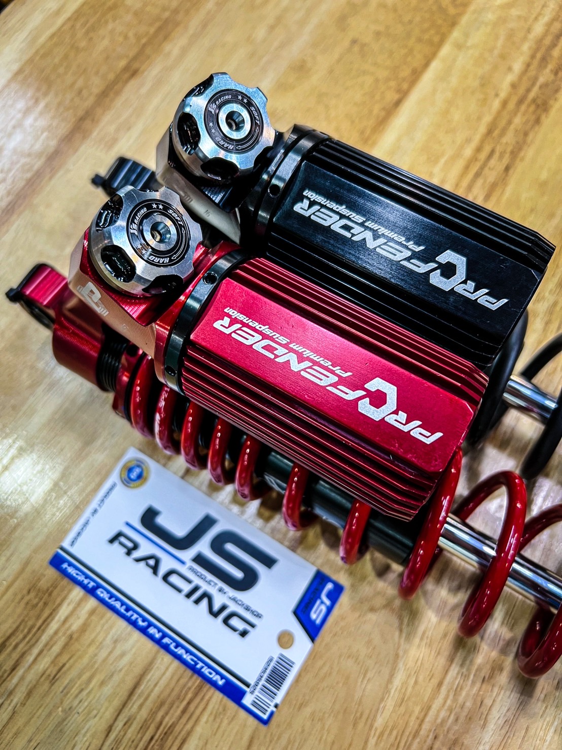 เม็ดปรับคอมเพรสชั่นแบบแต่ง JS racing สำหรับโช๊ค Profender เท่านั้น ตรงรุ่น งานอลูมิเนียมชิ้นงาน 2 สี สำหรับสายซิ่ง ใส่แทนของเดิมได้เลย ไม่ต้องดัดแปลง