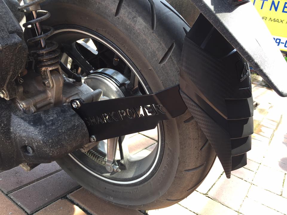 กันดีด Yamaha Aerox SHARK POWER ราคา450