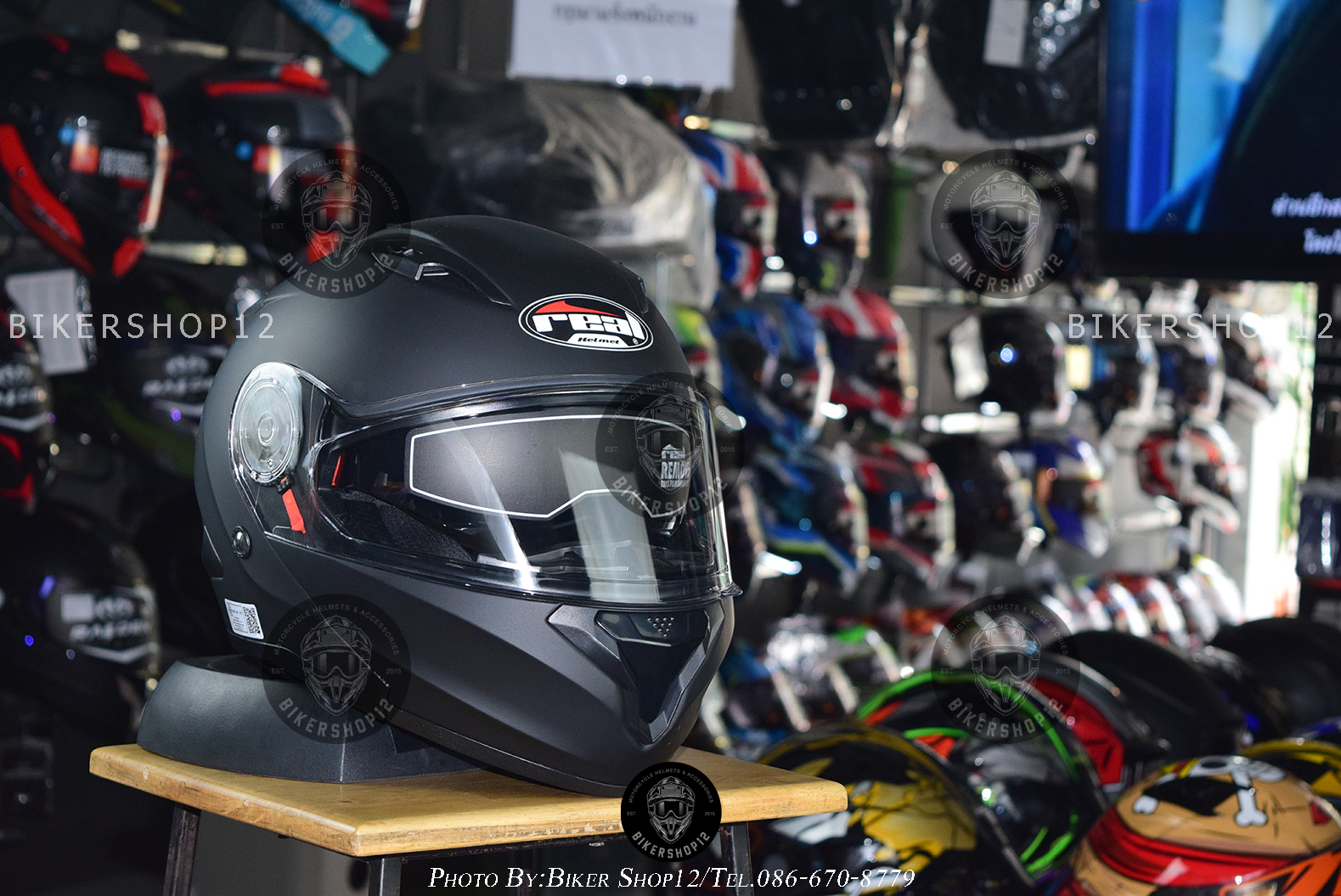 หมวกกันน็อคReal รุ่น StormForce สี ดำด้าน