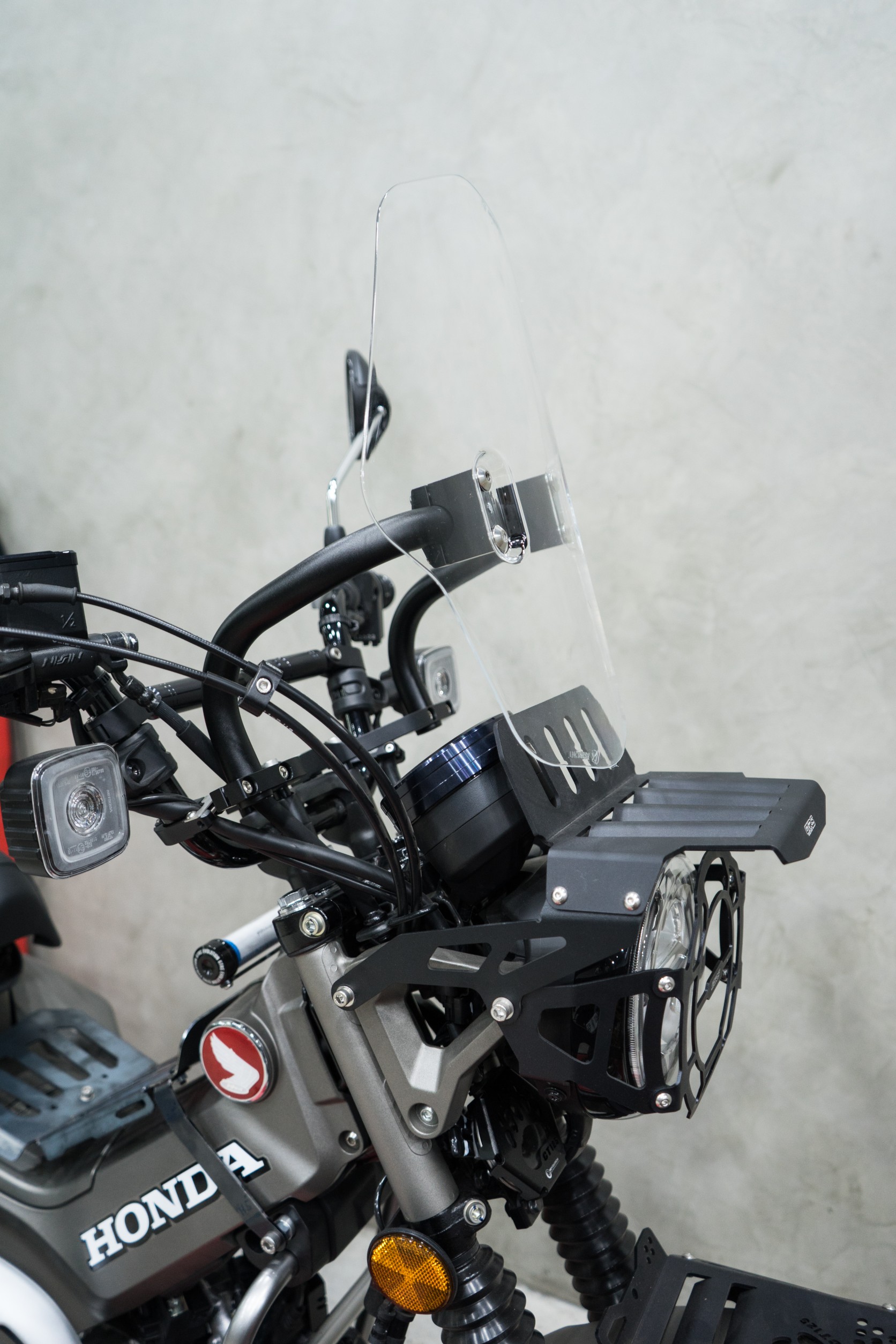 D2/ บังไมล์-ชิลล์หน้า+ขายึดตุ๊กตาแฮนด์ SPEEDY ST-125Dax/Monkey-125/CT-125